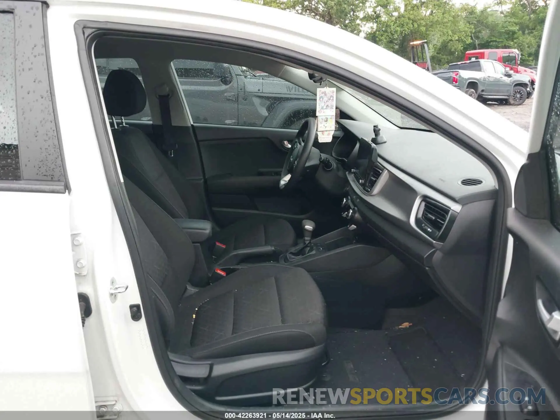 5 Photograph of a damaged car 3KPA24AD5PE520252 KIA RIO 2023