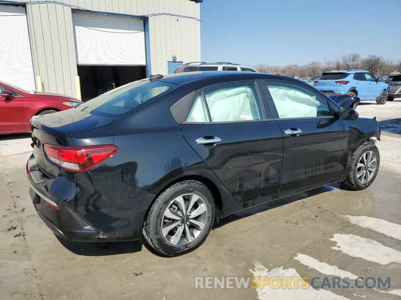 3 Фотография поврежденного автомобиля 3KPA24AD7PE574118 KIA RIO 2023