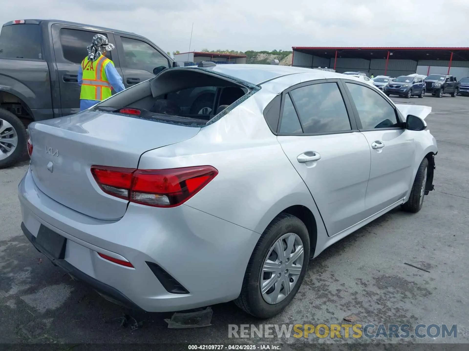 4 Фотография поврежденного автомобиля 3KPA24AD8PE530662 KIA RIO 2023