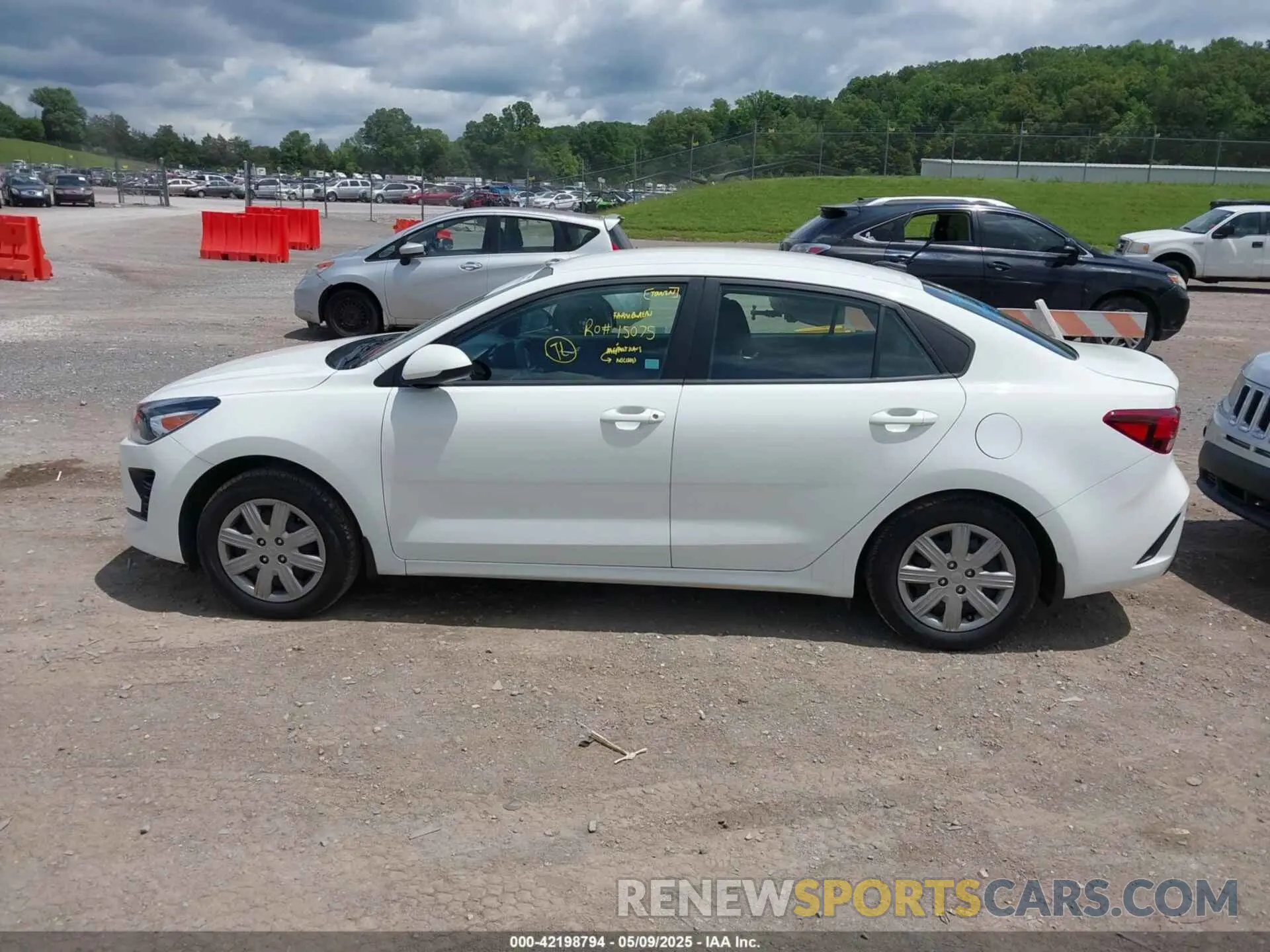 14 Photograph of a damaged car 3KPA24ADXPE613557 KIA RIO 2023