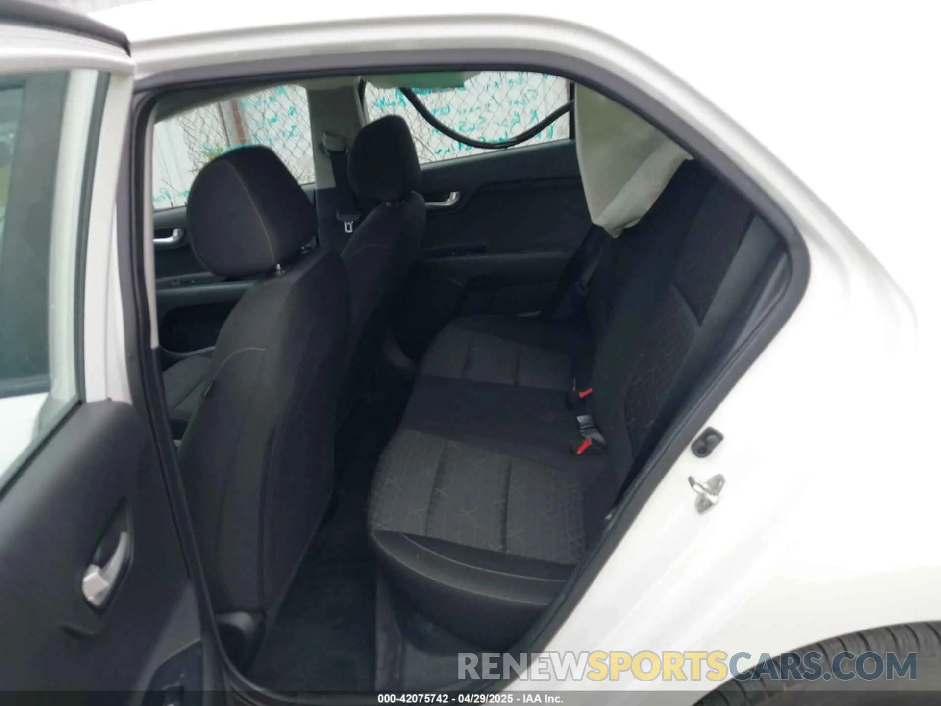 8 Фотография поврежденного автомобиля 3KPA25AD0LE277224 KIA RIO 5-DOOR 2020