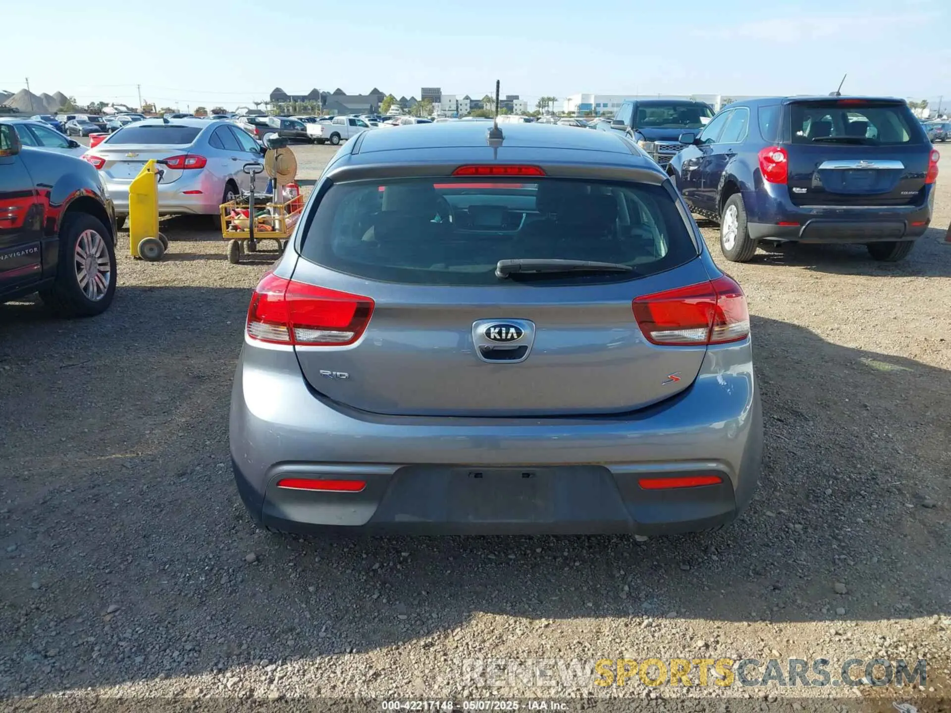 17 Photograph of a damaged car 3KPA25AD2LE270789 KIA RIO 5-DOOR 2020