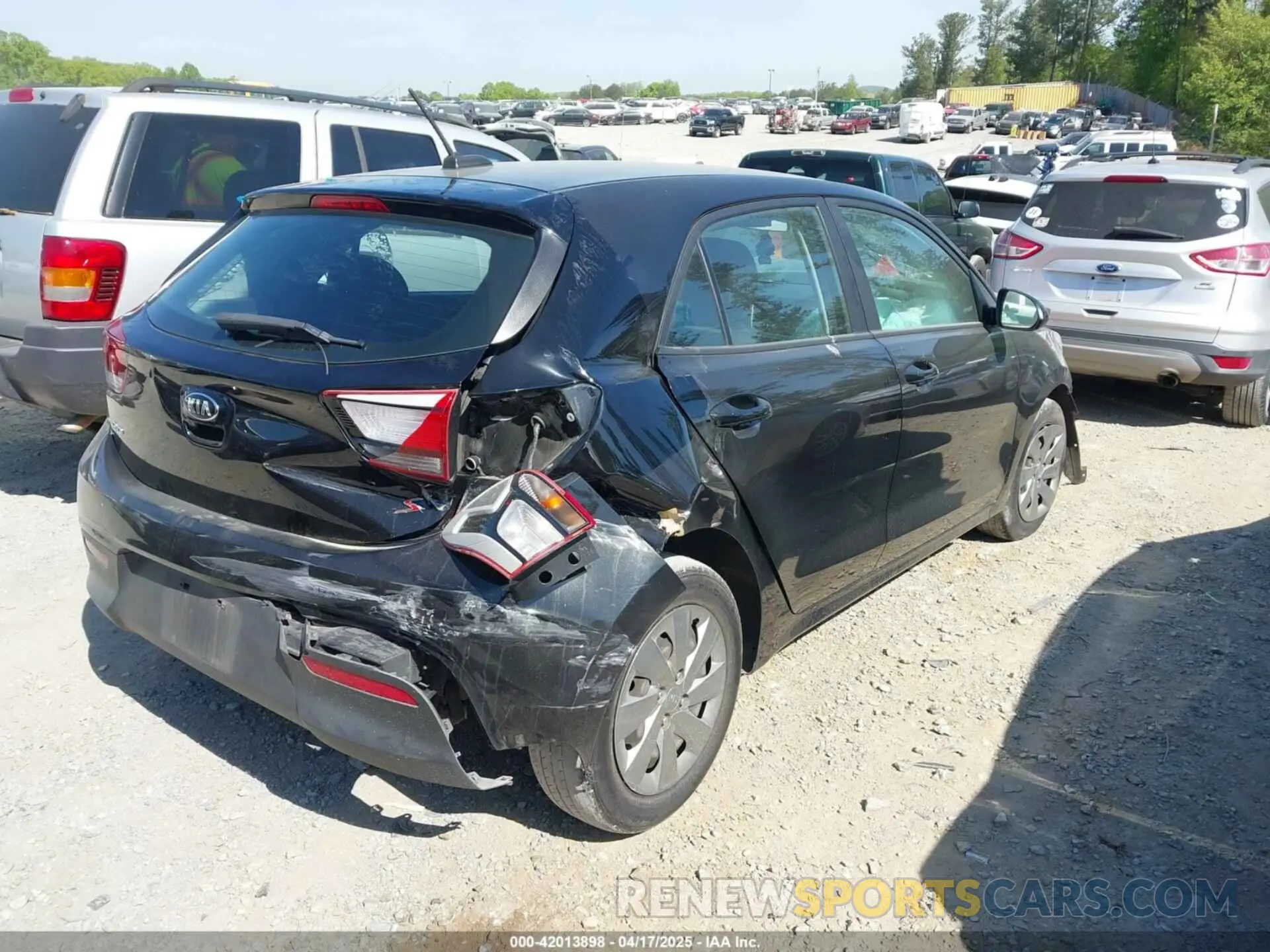 4 Photograph of a damaged car 3KPA25AD2LE307033 KIA RIO 5-DOOR 2020
