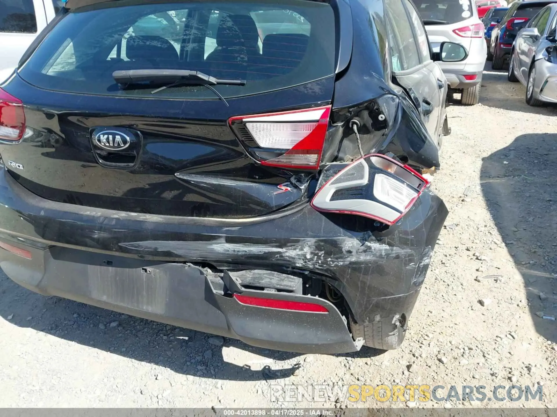 6 Photograph of a damaged car 3KPA25AD2LE307033 KIA RIO 5-DOOR 2020