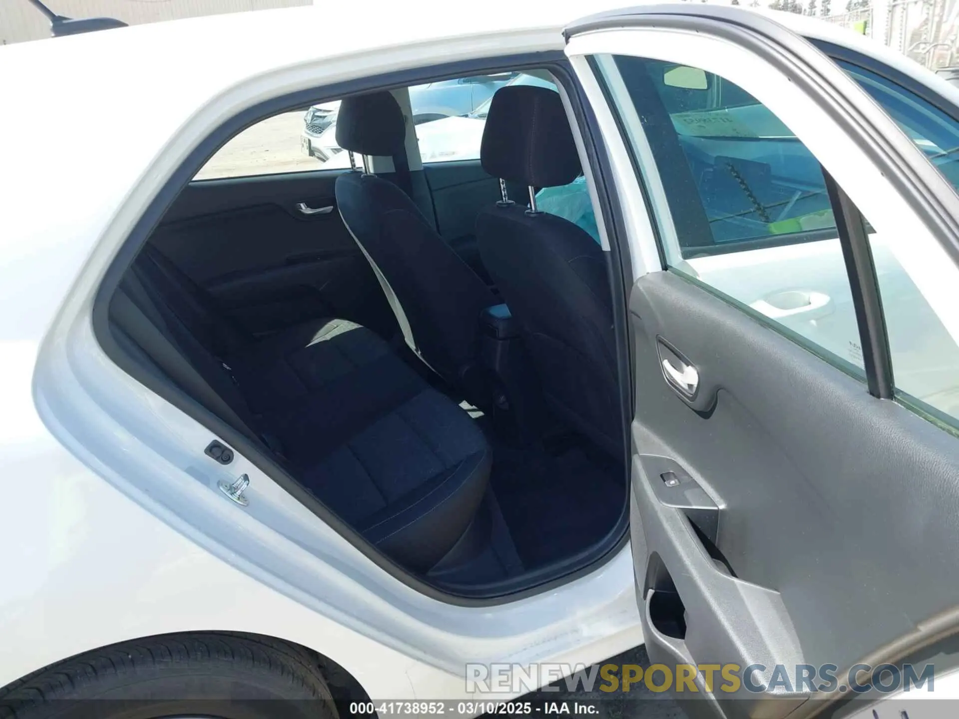 8 Фотография поврежденного автомобиля 3KPA25AD0PE629868 KIA RIO 5-DOOR 2023