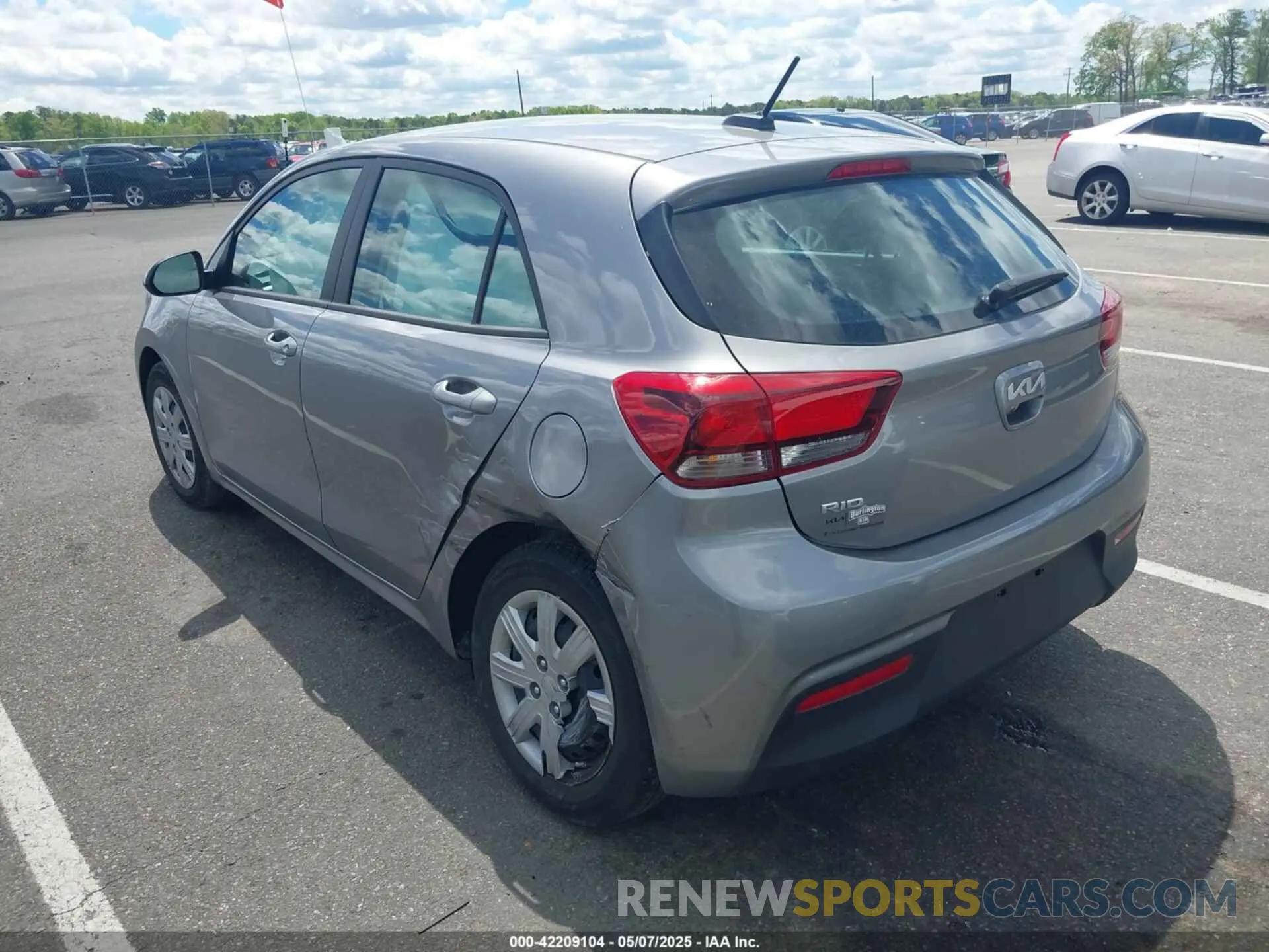 3 Фотография поврежденного автомобиля 3KPA25AD9PE520437 KIA RIO 5-DOOR 2023