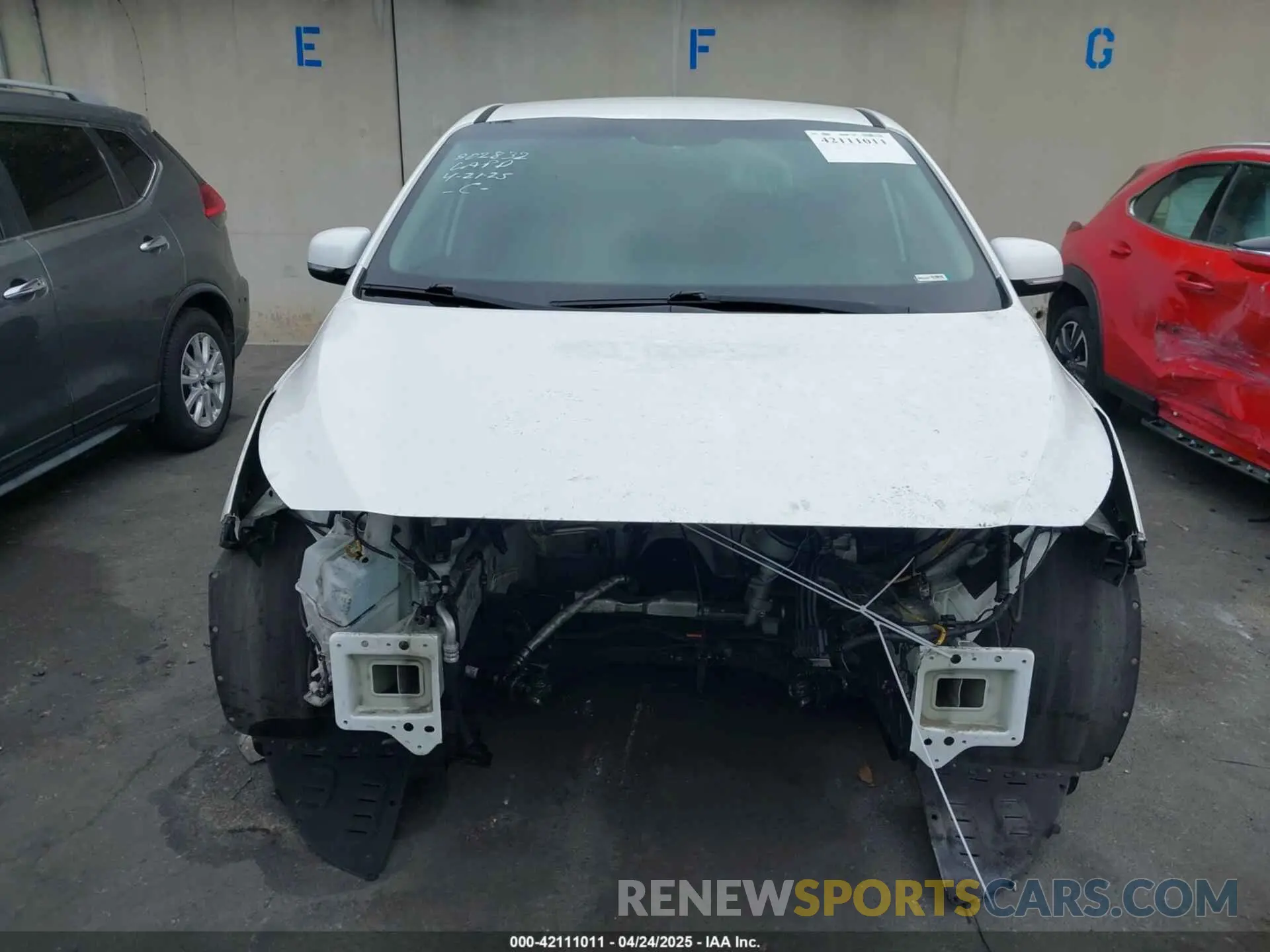 13 Photograph of a damaged car KNDMB5C10K6569511 KIA SEDONA 2019