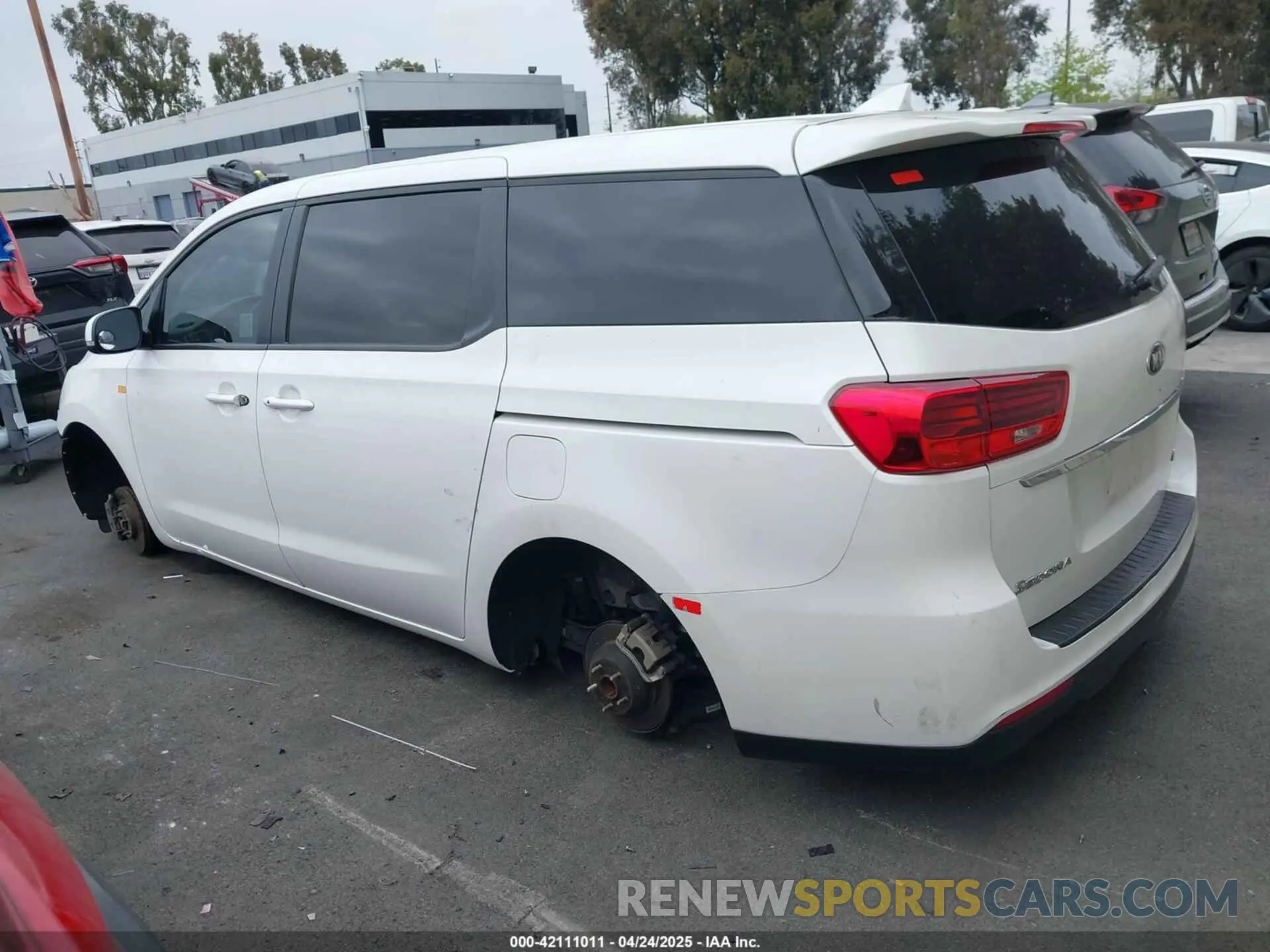 3 Photograph of a damaged car KNDMB5C10K6569511 KIA SEDONA 2019
