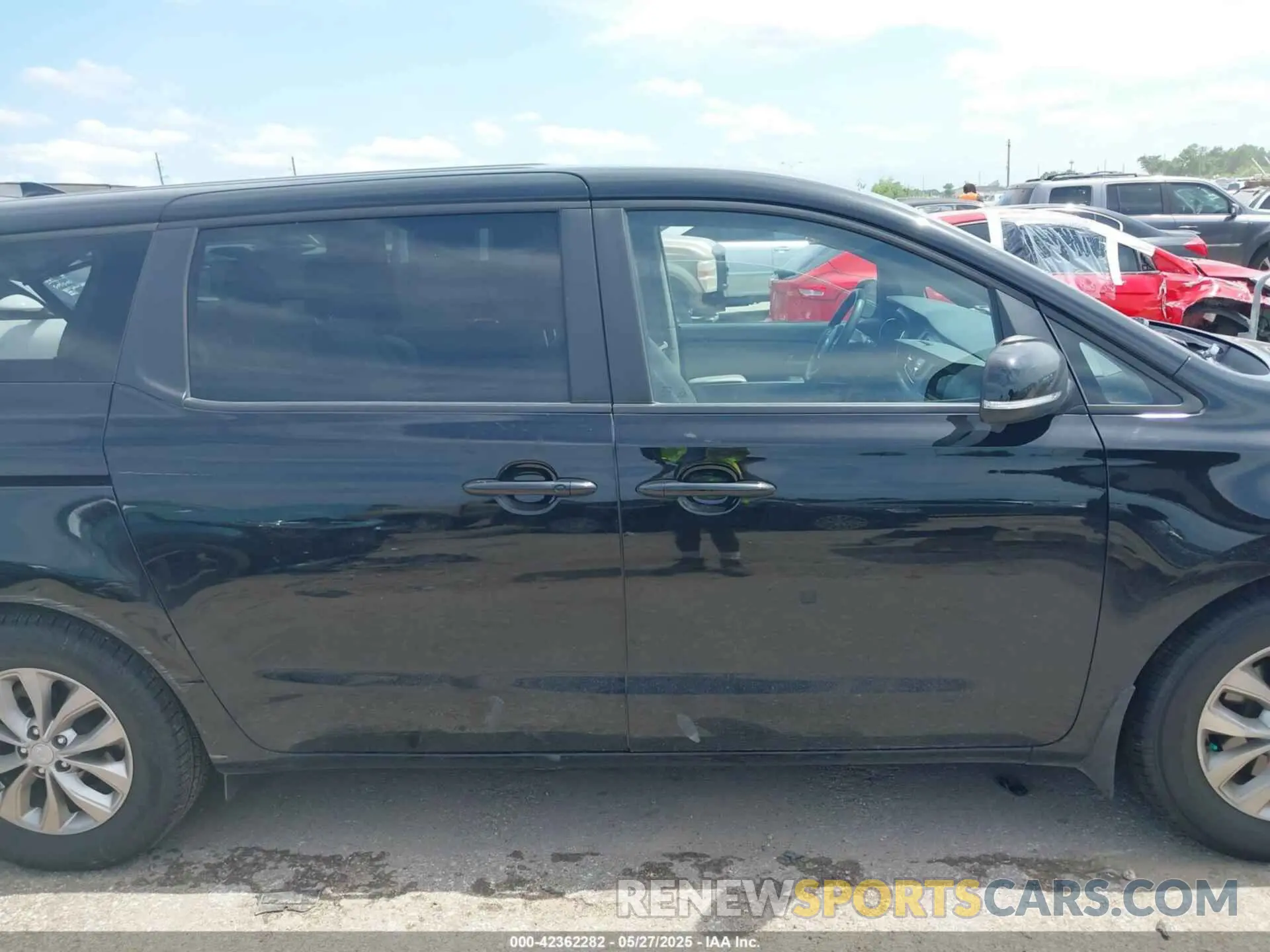 13 Photograph of a damaged car KNDMB5C12K6540480 KIA SEDONA 2019