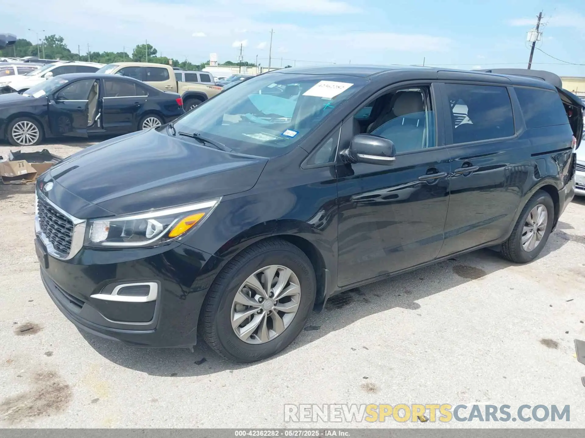 2 Photograph of a damaged car KNDMB5C12K6540480 KIA SEDONA 2019