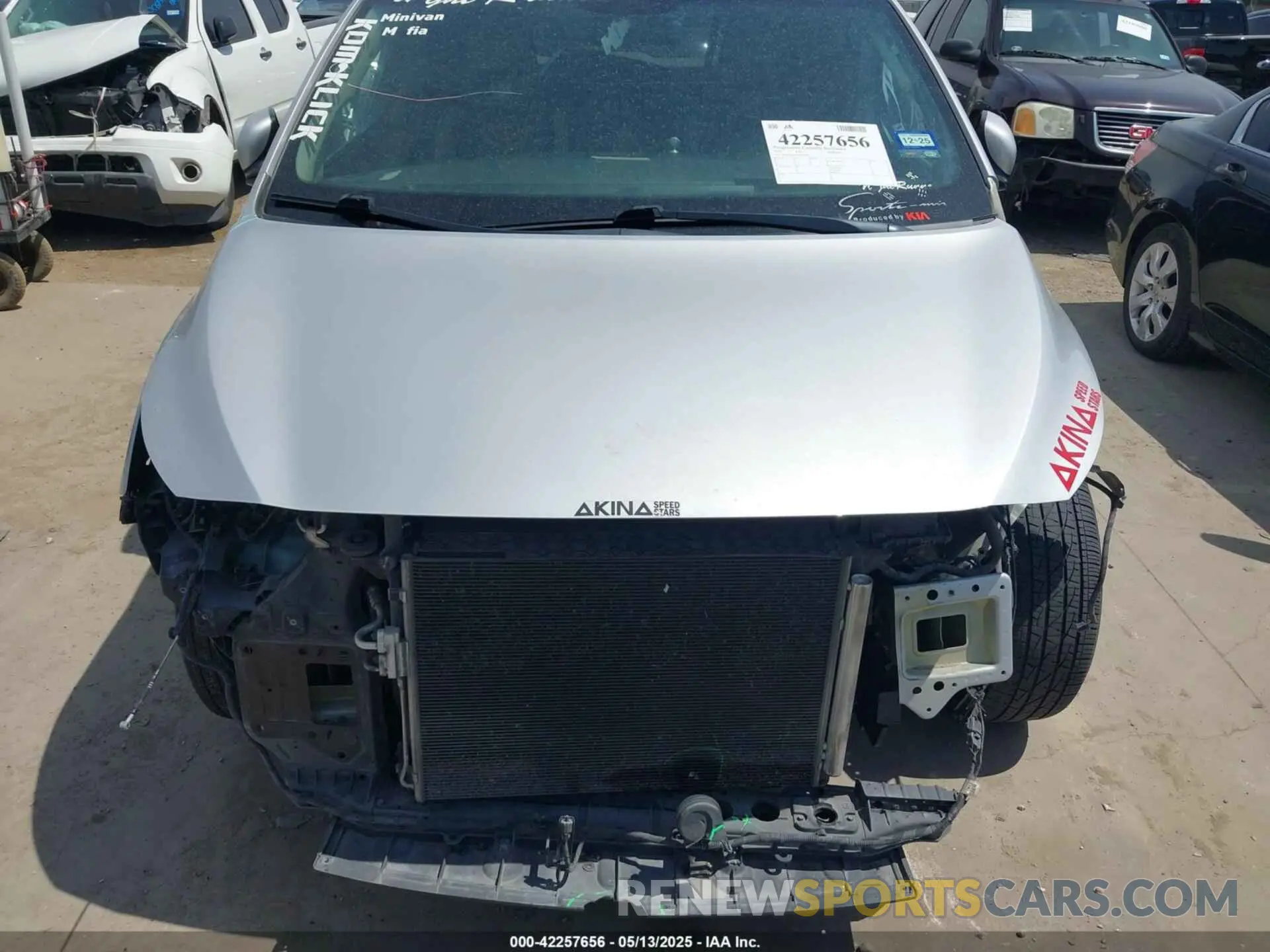 6 Photograph of a damaged car KNDMB5C14K6502846 KIA SEDONA 2019