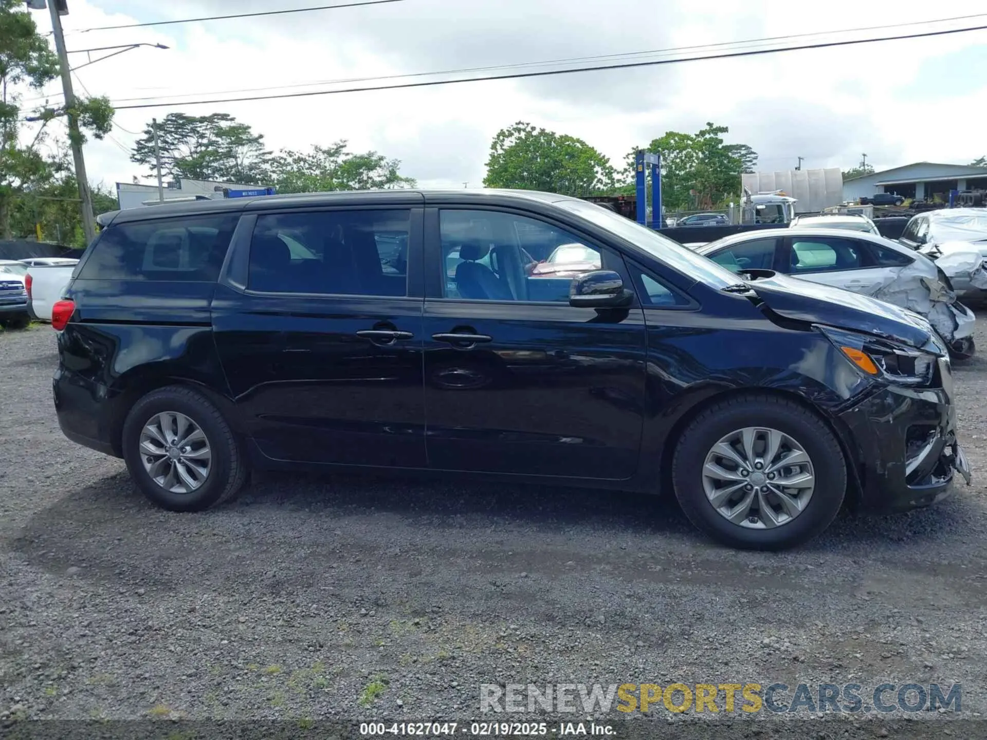13 Фотография поврежденного автомобиля KNDMB5C11L6658151 KIA SEDONA 2020