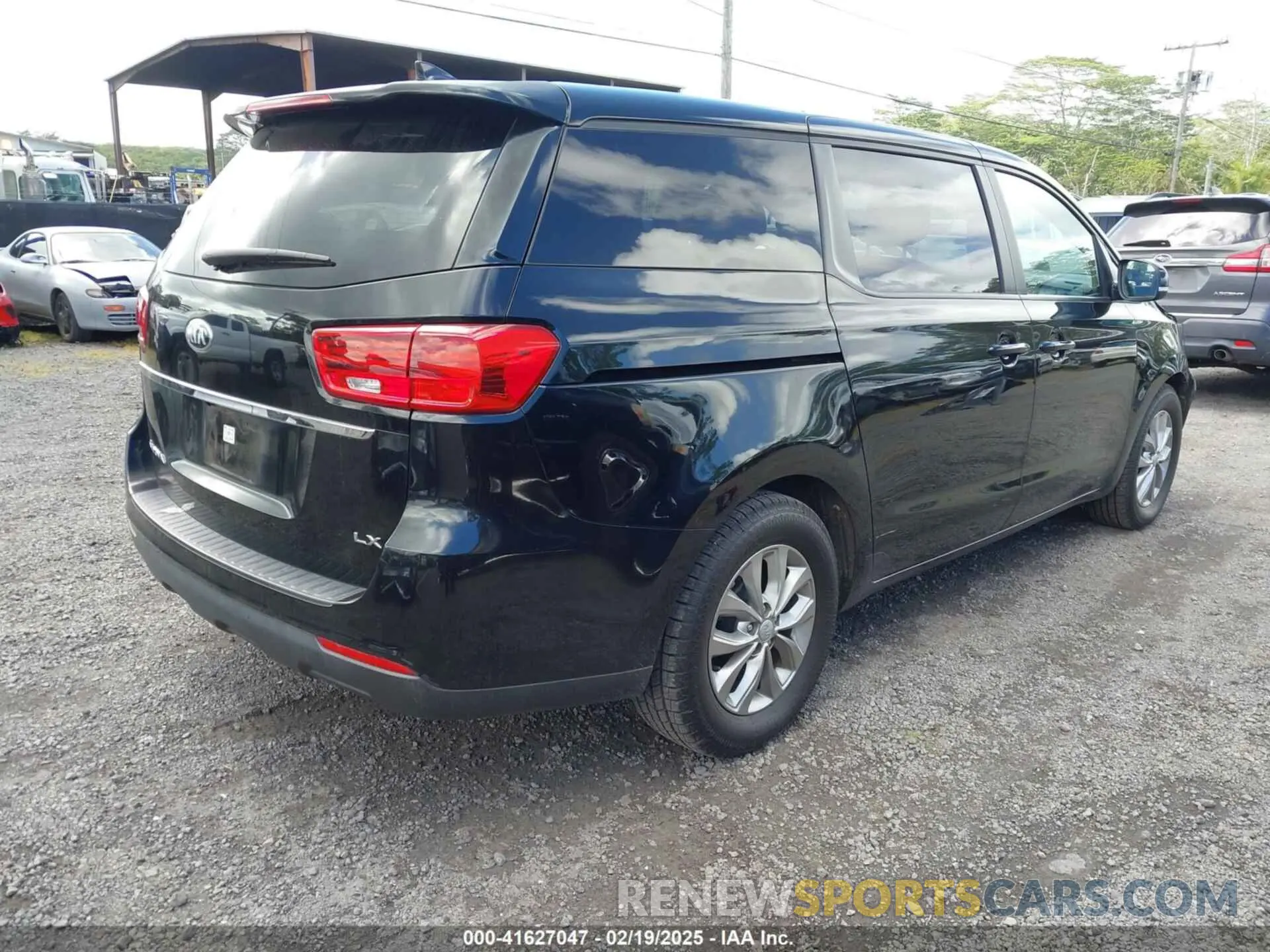 4 Фотография поврежденного автомобиля KNDMB5C11L6658151 KIA SEDONA 2020