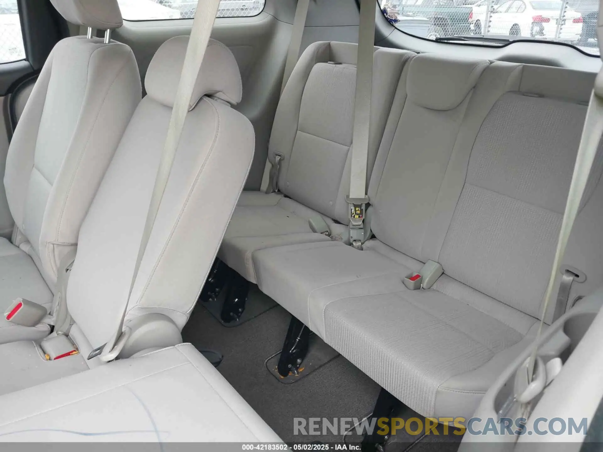 19 Фотография поврежденного автомобиля KNDMB5C15L6626061 KIA SEDONA 2020