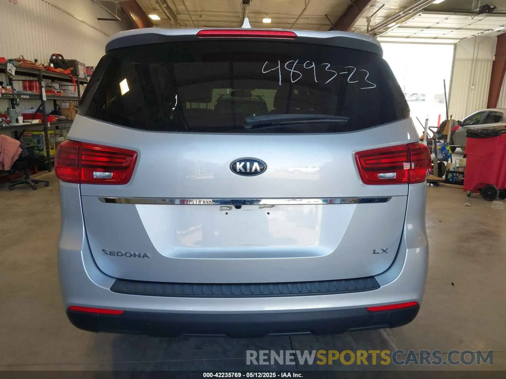 16 Фотография поврежденного автомобиля KNDMB5C15L6659478 KIA SEDONA 2020