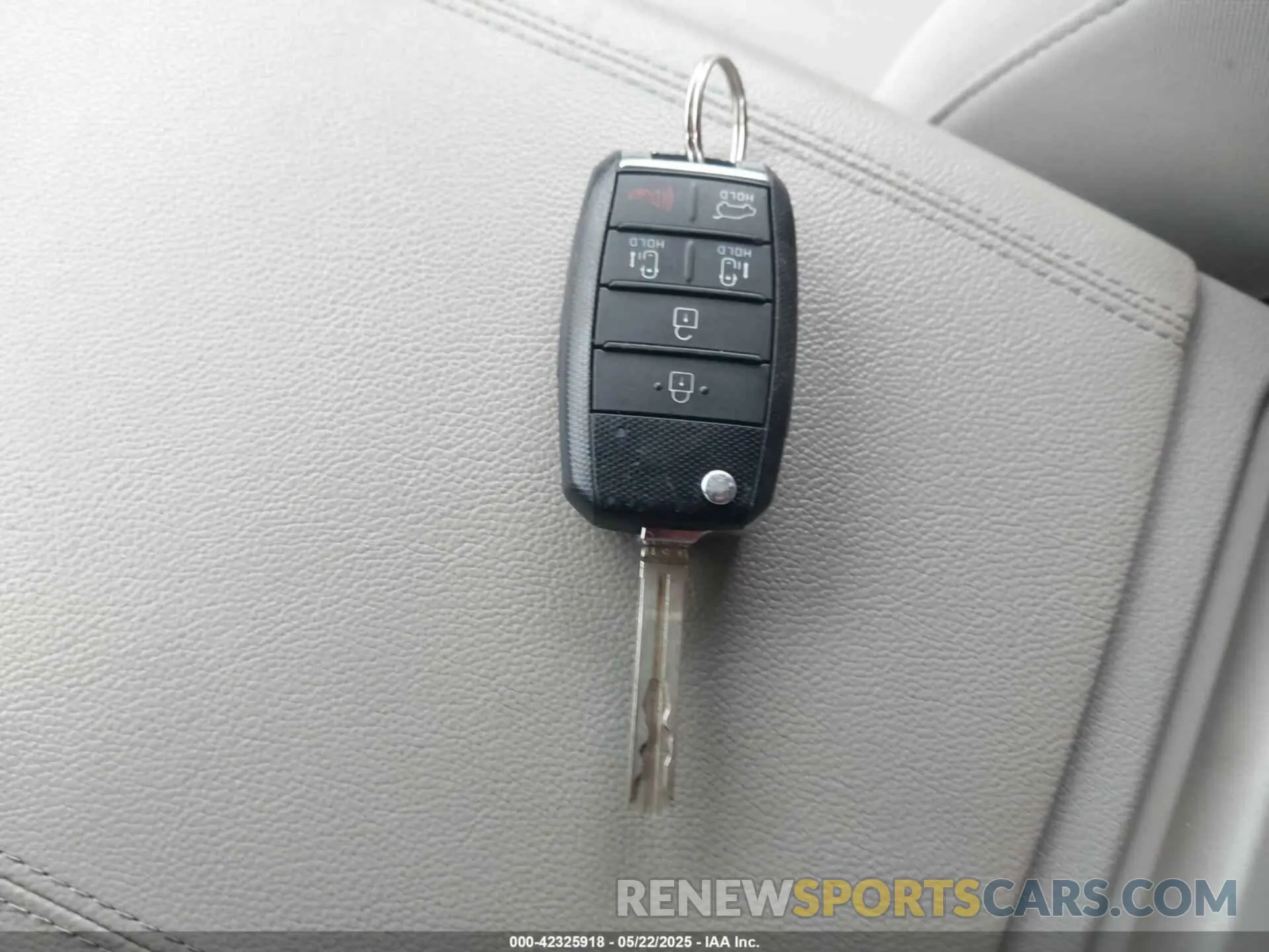 11 Фотография поврежденного автомобиля KNDMB5C16L6596326 KIA SEDONA 2020