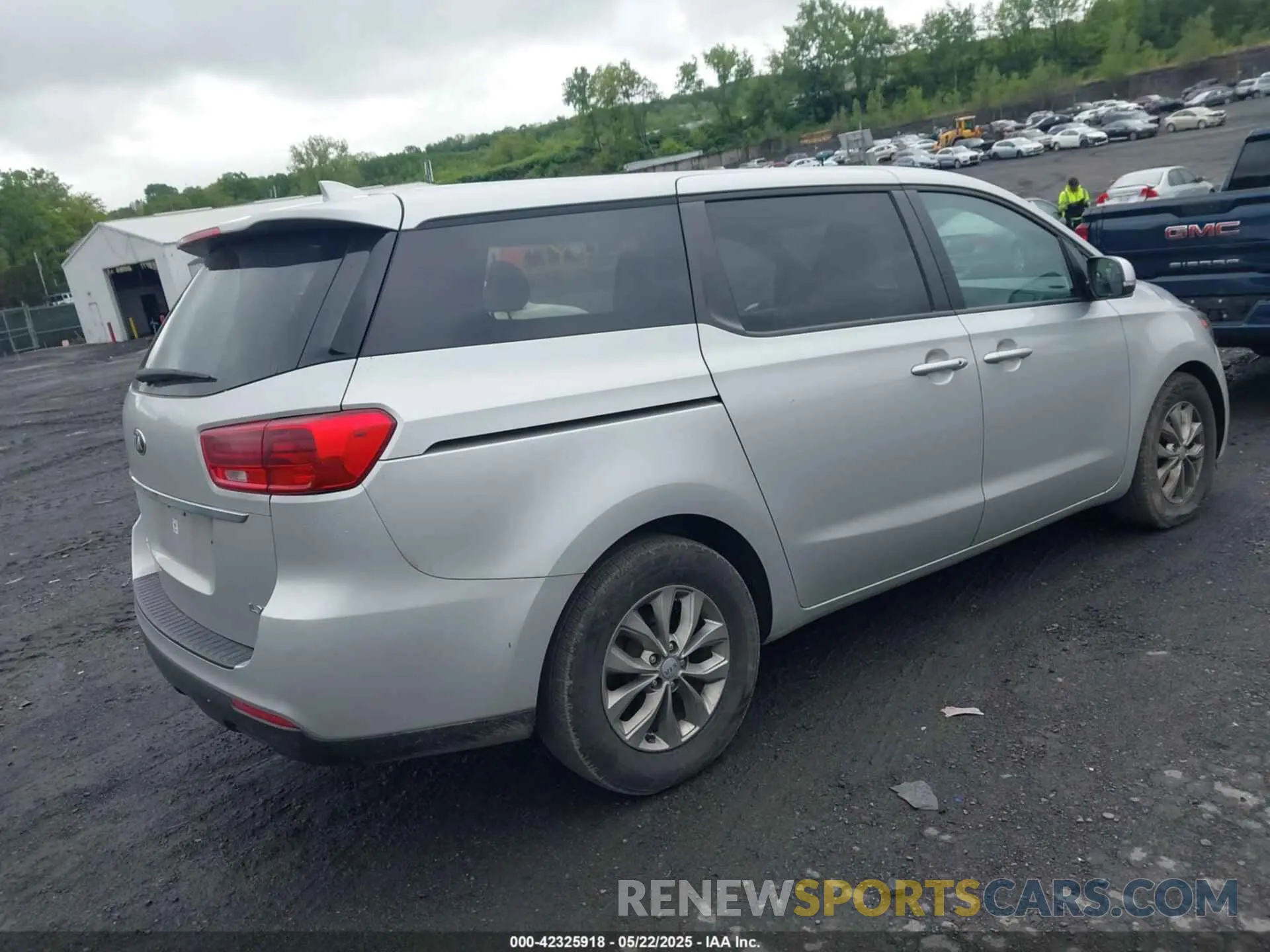 4 Фотография поврежденного автомобиля KNDMB5C16L6596326 KIA SEDONA 2020