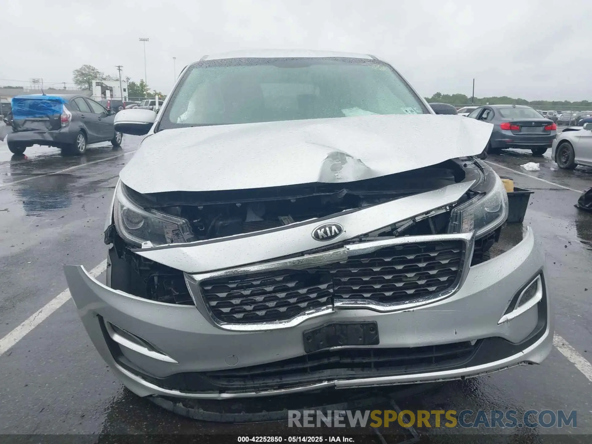 12 Фотография поврежденного автомобиля KNDMB5C18L6589720 KIA SEDONA 2020