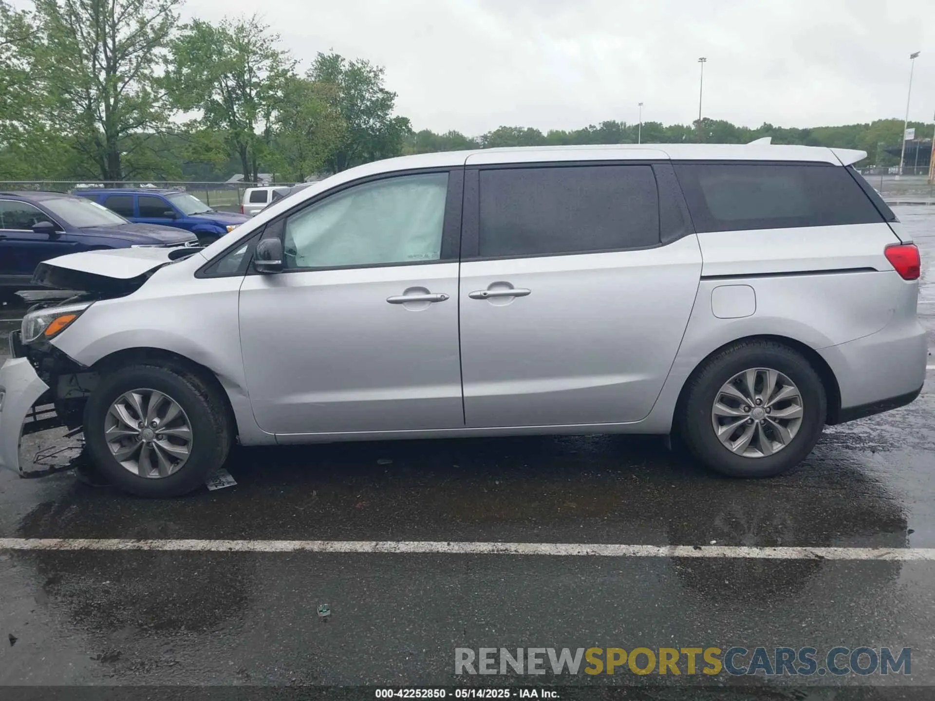 14 Фотография поврежденного автомобиля KNDMB5C18L6589720 KIA SEDONA 2020