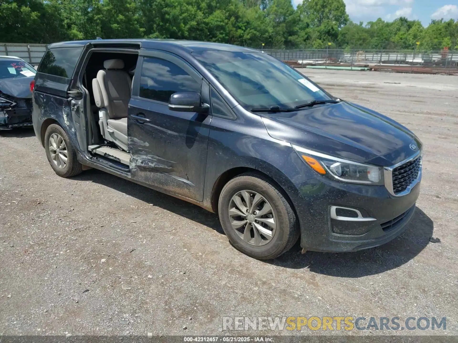 1 Фотография поврежденного автомобиля KNDMB5C19L6657829 KIA SEDONA 2020
