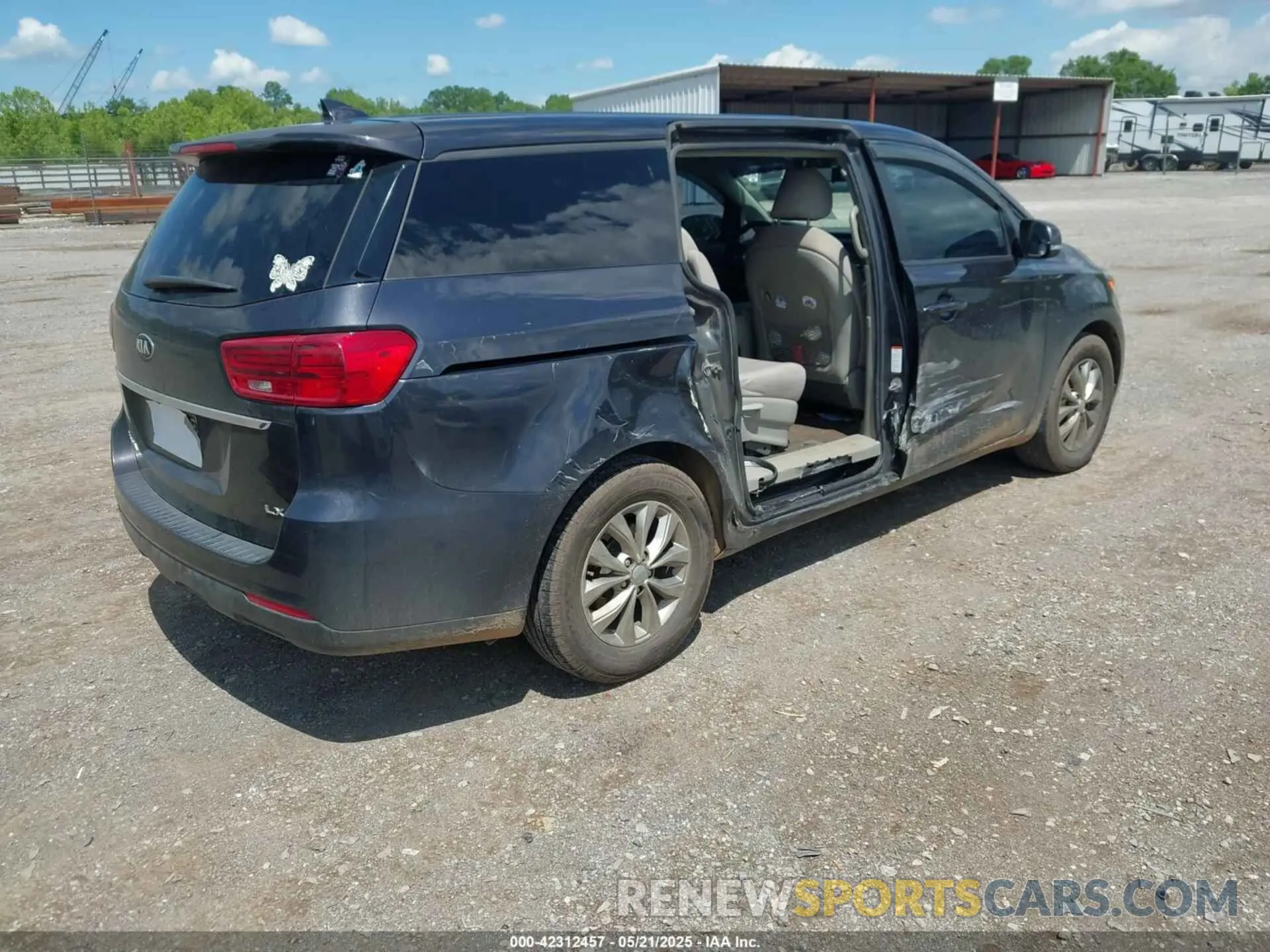 4 Фотография поврежденного автомобиля KNDMB5C19L6657829 KIA SEDONA 2020