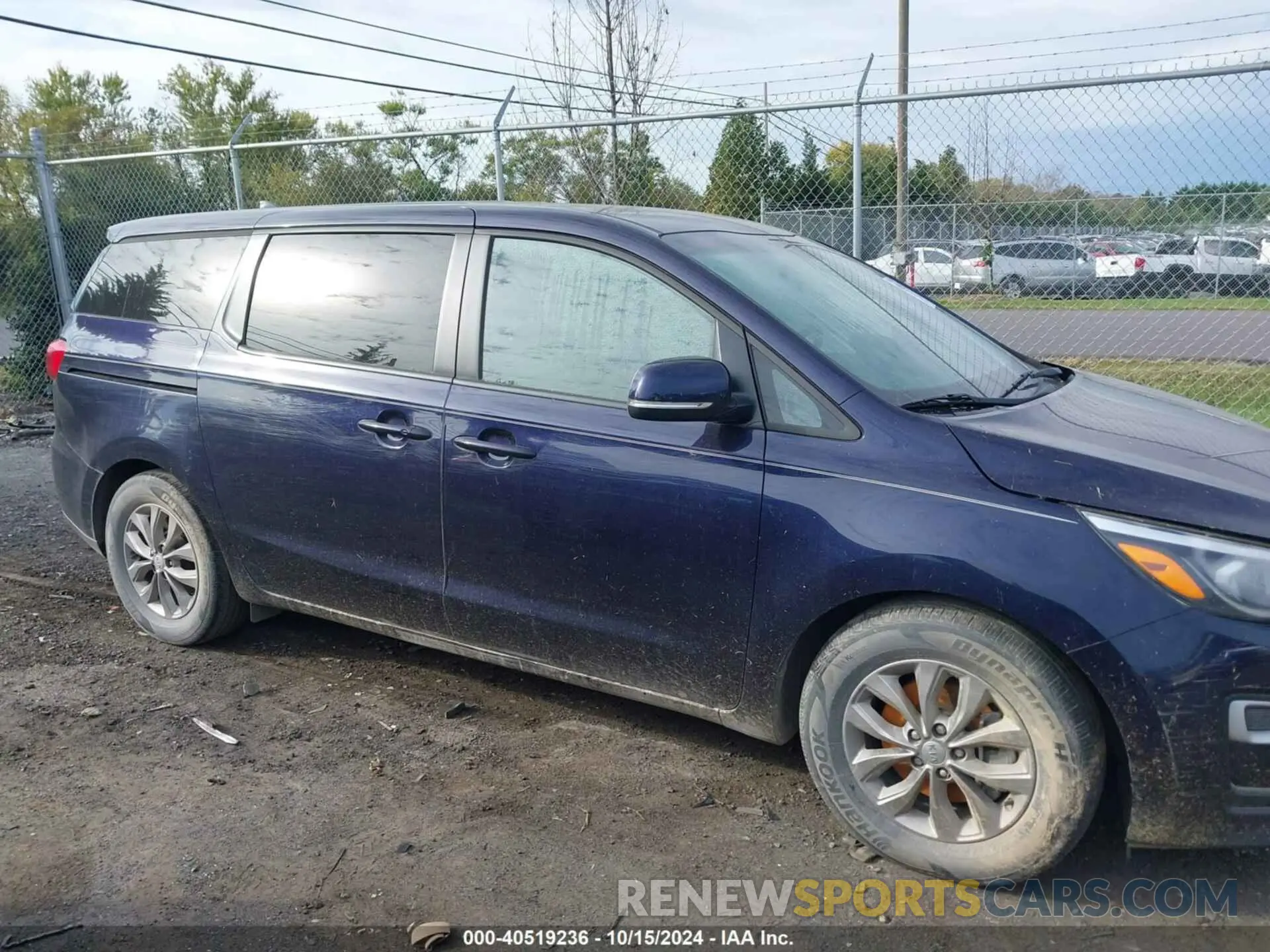 13 Photograph of a damaged car KNDMB5C1XL6618392 KIA SEDONA 2020