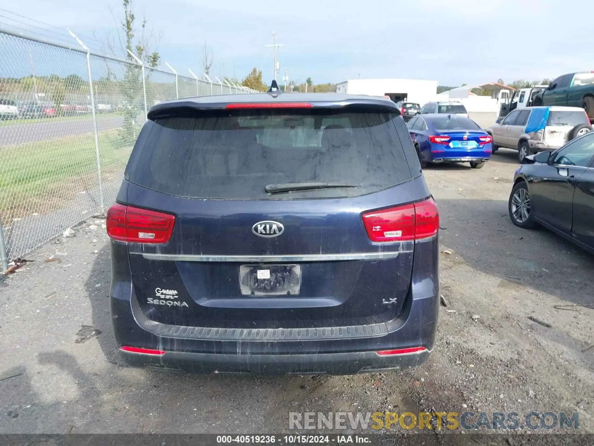 16 Photograph of a damaged car KNDMB5C1XL6618392 KIA SEDONA 2020