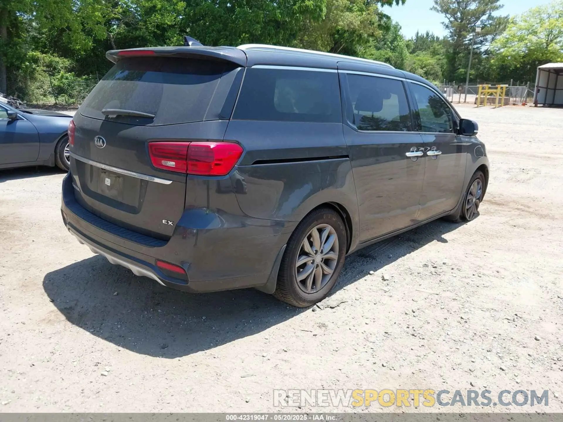 4 Фотография поврежденного автомобиля KNDMC5C12L6643588 KIA SEDONA 2020