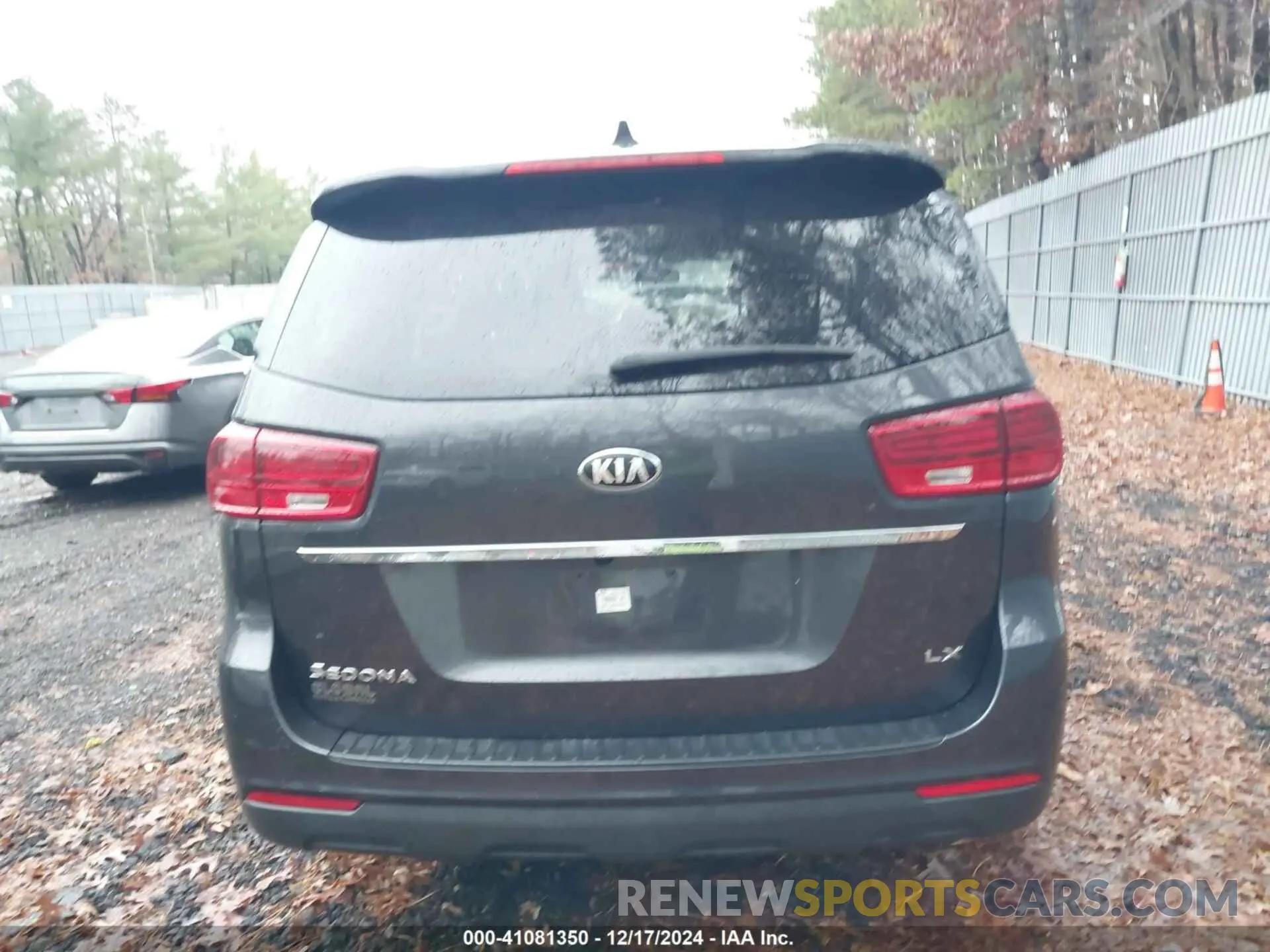15 Photograph of a damaged car KNDMB5C10M6673807 KIA SEDONA 2021