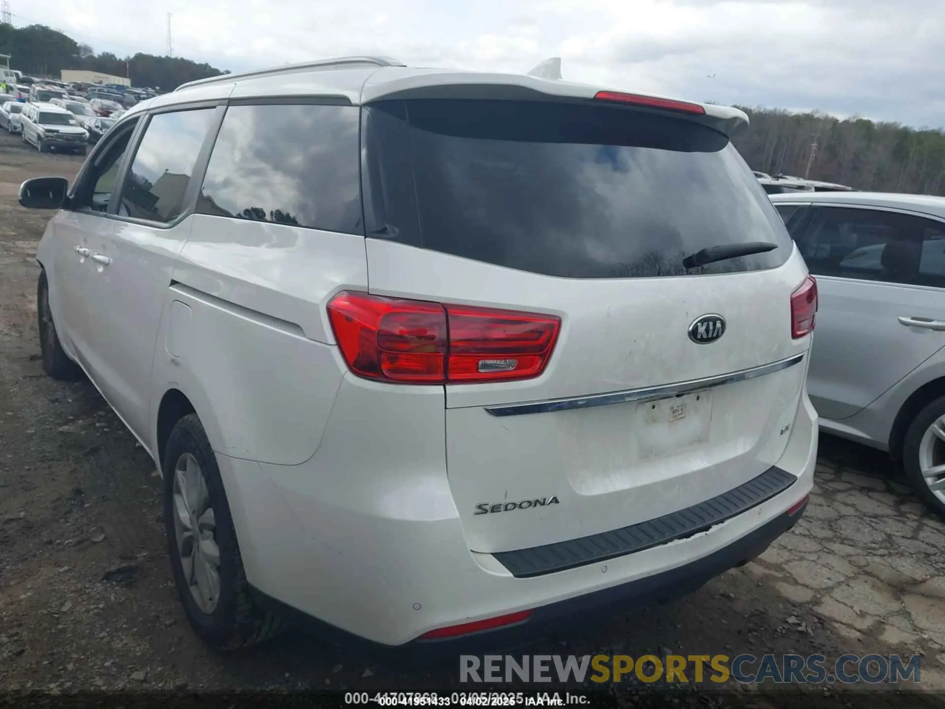 3 Фотография поврежденного автомобиля KNDMB5C11M6671063 KIA SEDONA 2021