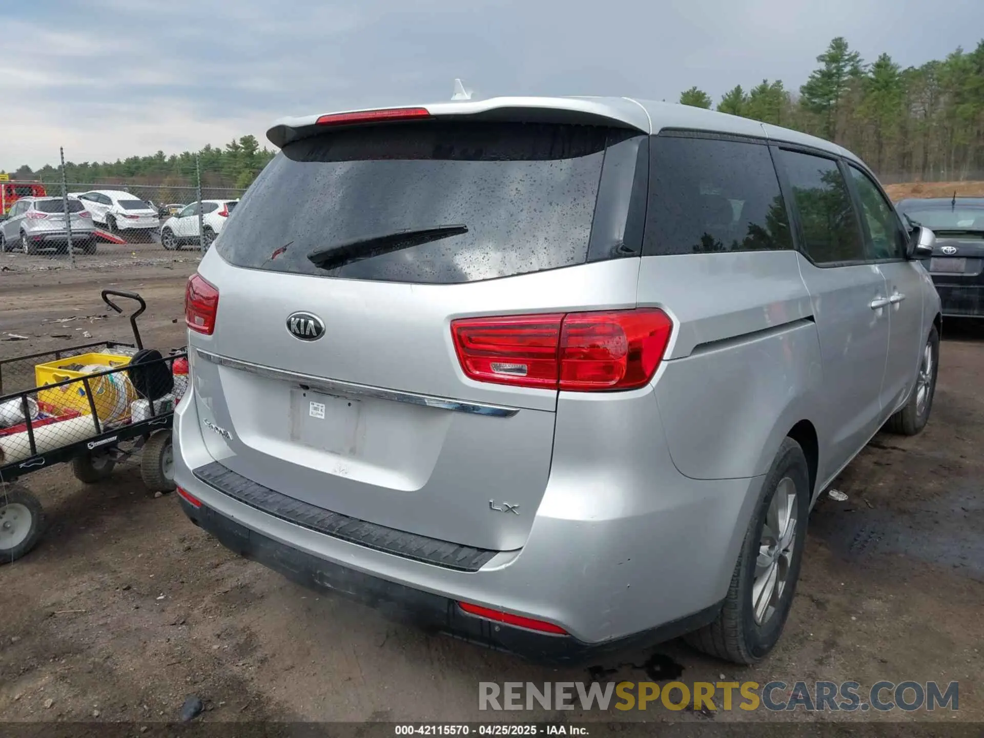 16 Photograph of a damaged car KNDMB5C11M6675162 KIA SEDONA 2021