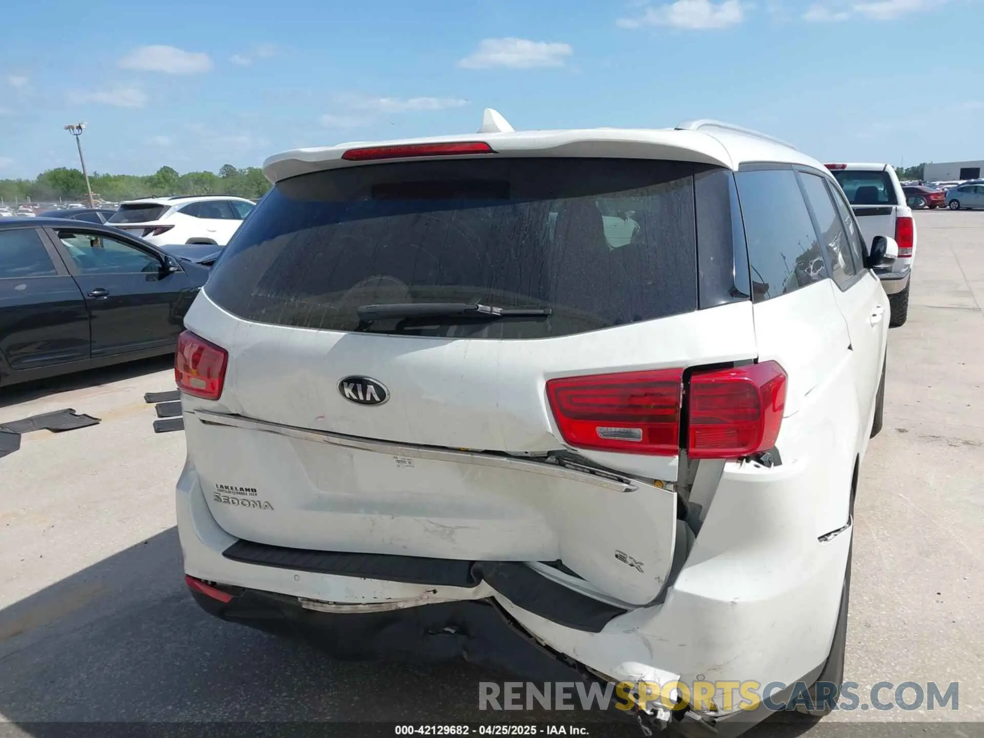 16 Фотография поврежденного автомобиля KNDMB5C12M6661917 KIA SEDONA 2021