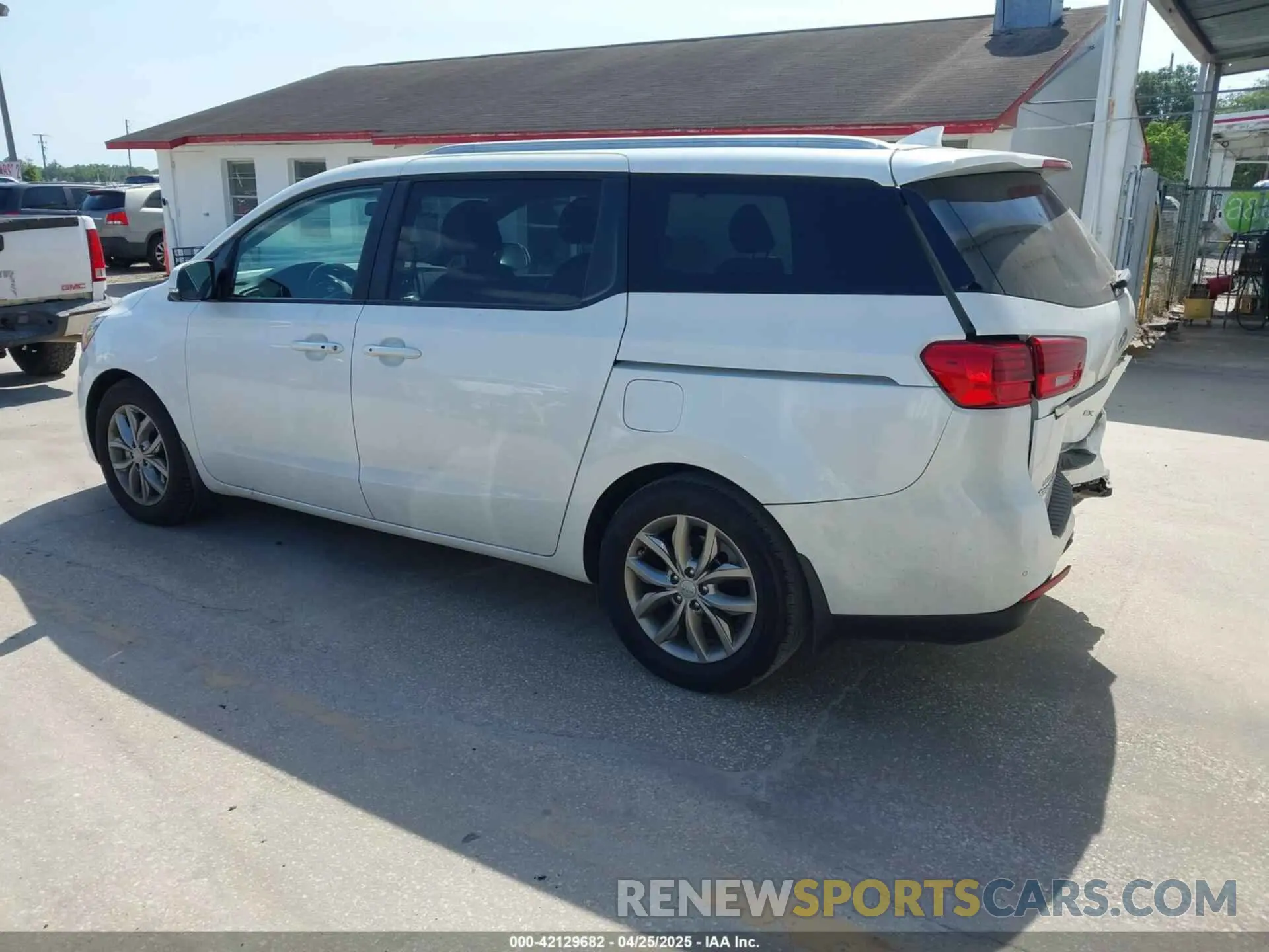 3 Фотография поврежденного автомобиля KNDMB5C12M6661917 KIA SEDONA 2021