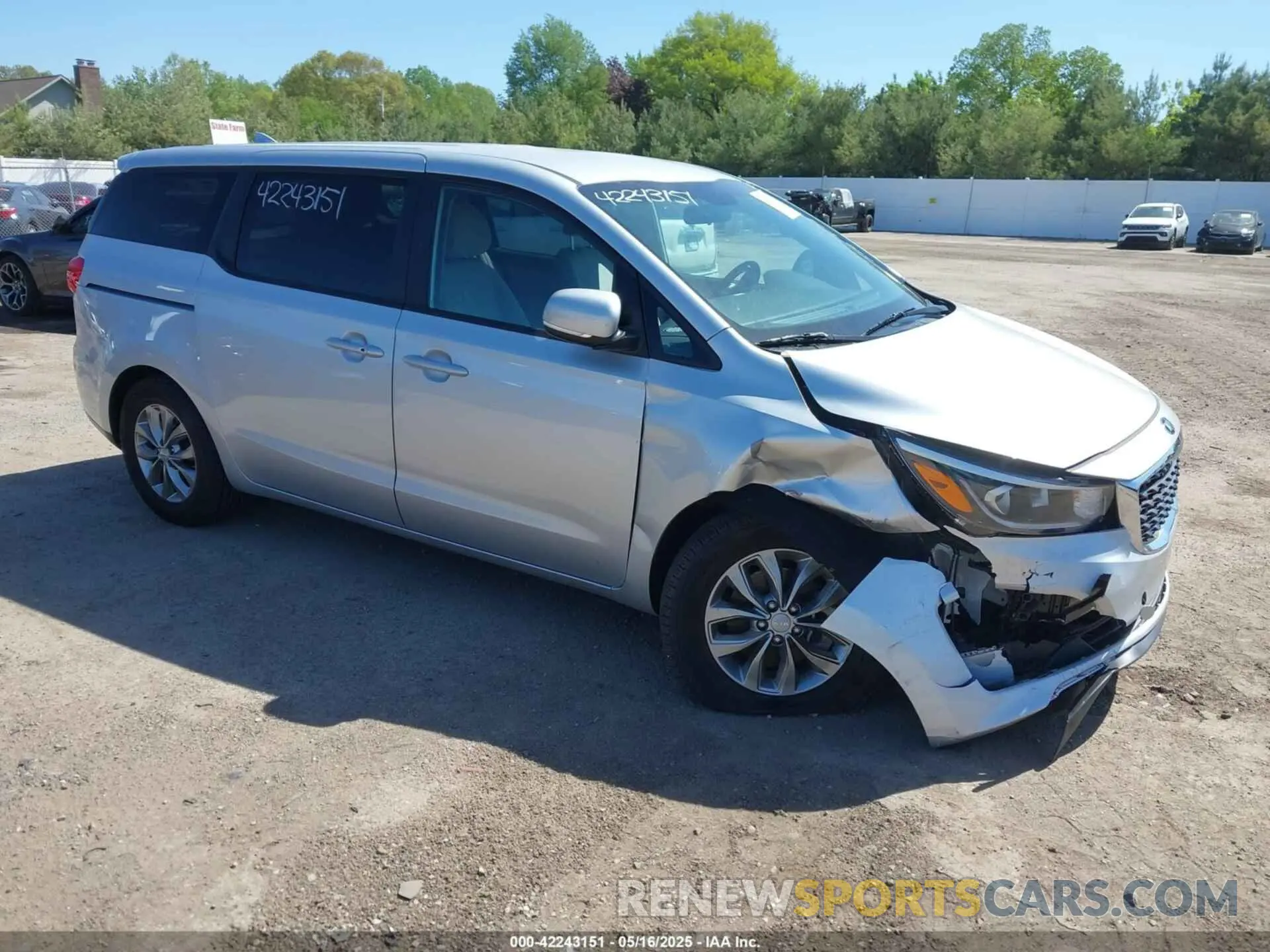 1 Photograph of a damaged car KNDMB5C16M6669115 KIA SEDONA 2021