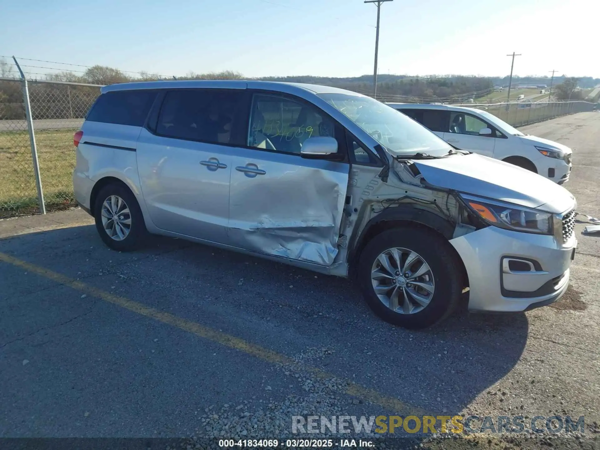 1 Photograph of a damaged car KNDMB5C18M6673540 KIA SEDONA 2021