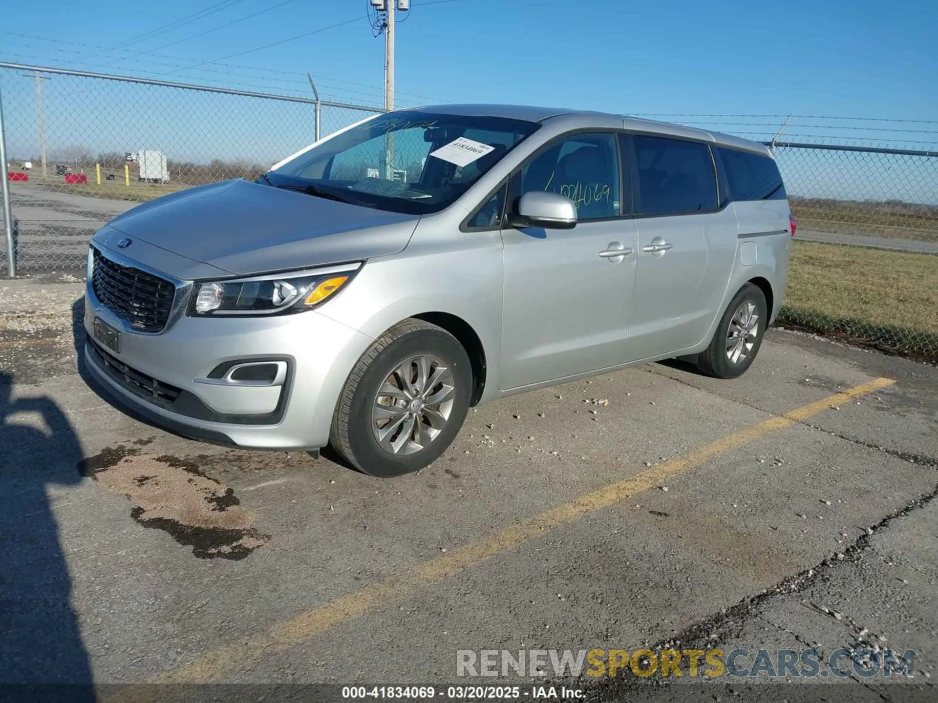 2 Photograph of a damaged car KNDMB5C18M6673540 KIA SEDONA 2021