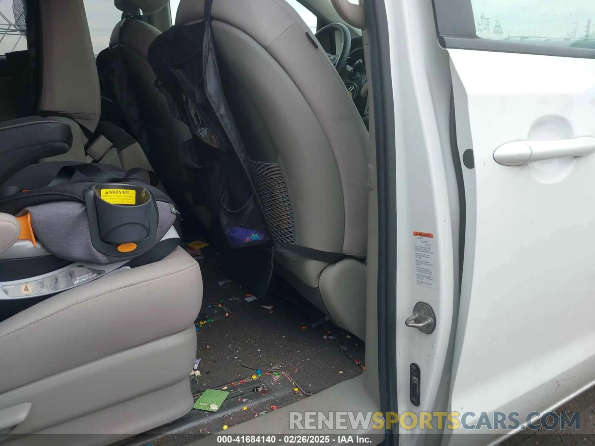 8 Фотография поврежденного автомобиля KNDMB5C19M6662112 KIA SEDONA 2021