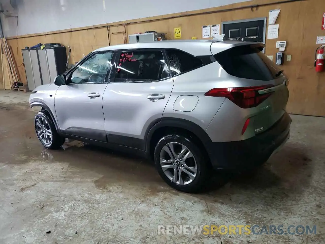 2 Photograph of a damaged car KNDEPCAA0M7044622 KIA SELTOS 2021