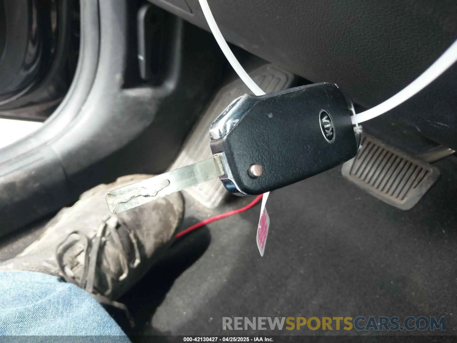 11 Photograph of a damaged car KNDEPCAA1M7116346 KIA SELTOS 2021