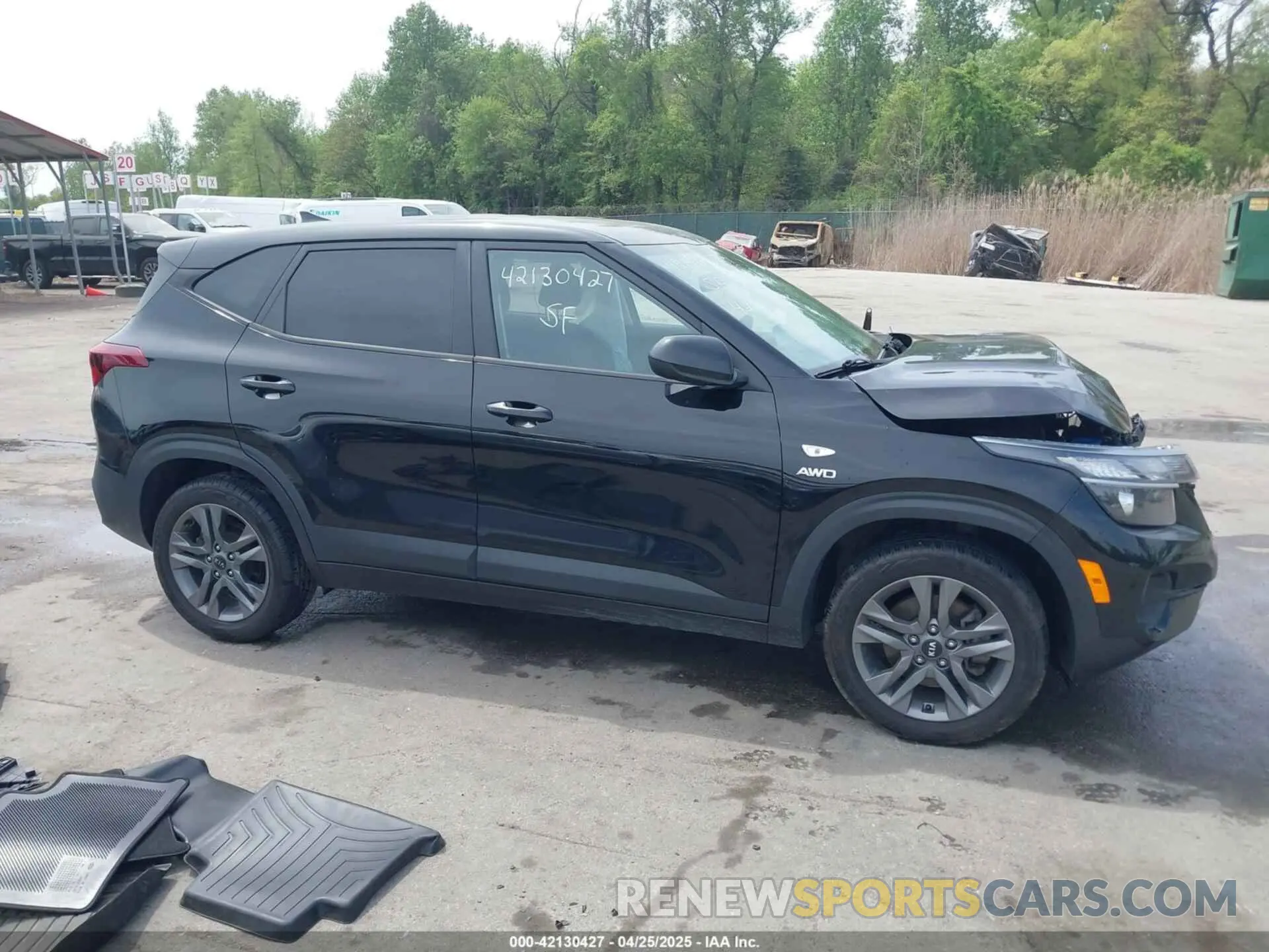 14 Photograph of a damaged car KNDEPCAA1M7116346 KIA SELTOS 2021