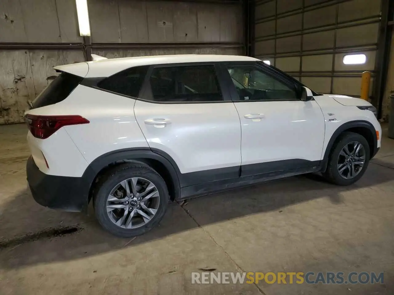 3 Photograph of a damaged car KNDEPCAA1M7137780 KIA SELTOS 2021
