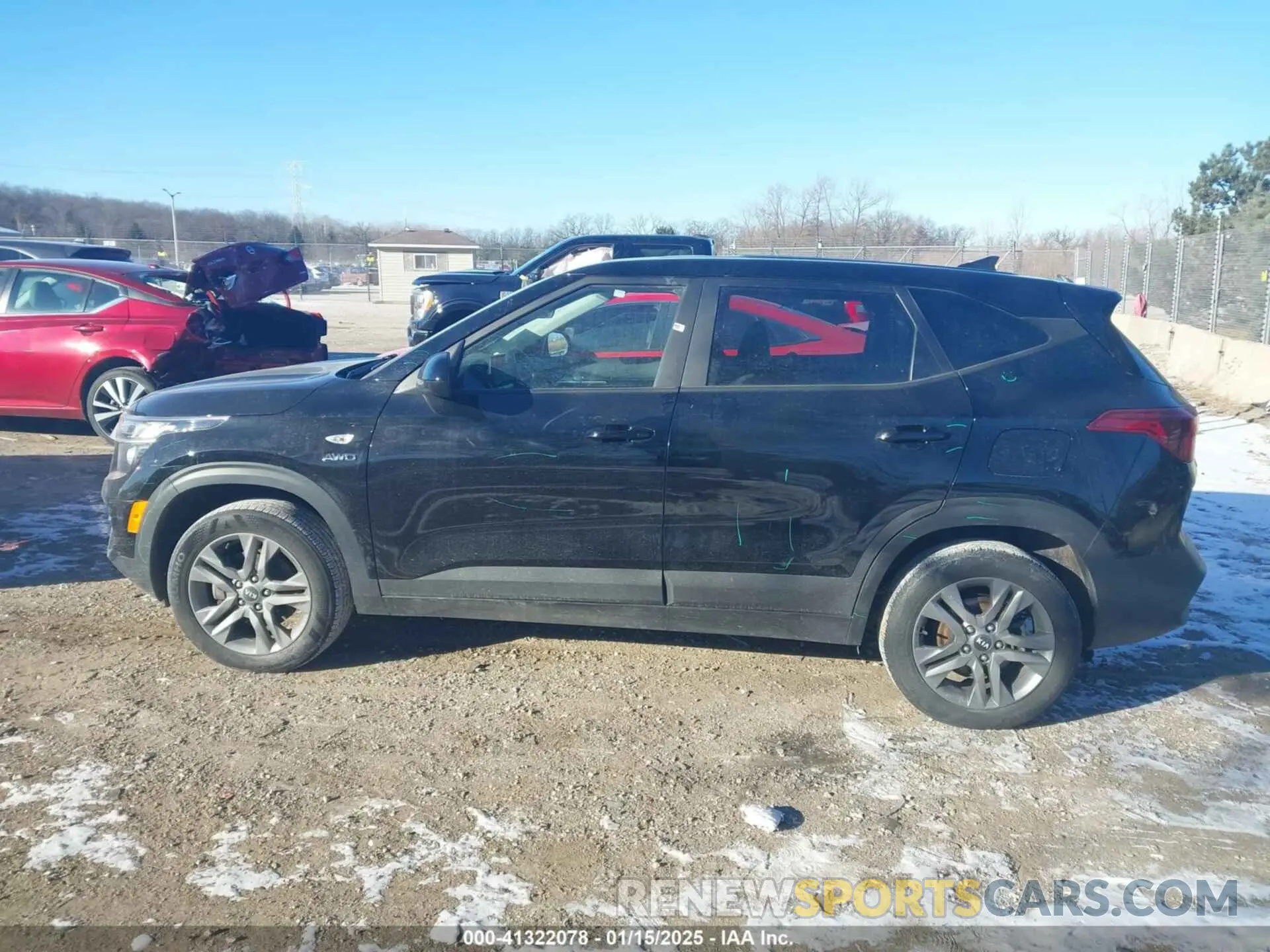 14 Photograph of a damaged car KNDEPCAA1M7229729 KIA SELTOS 2021