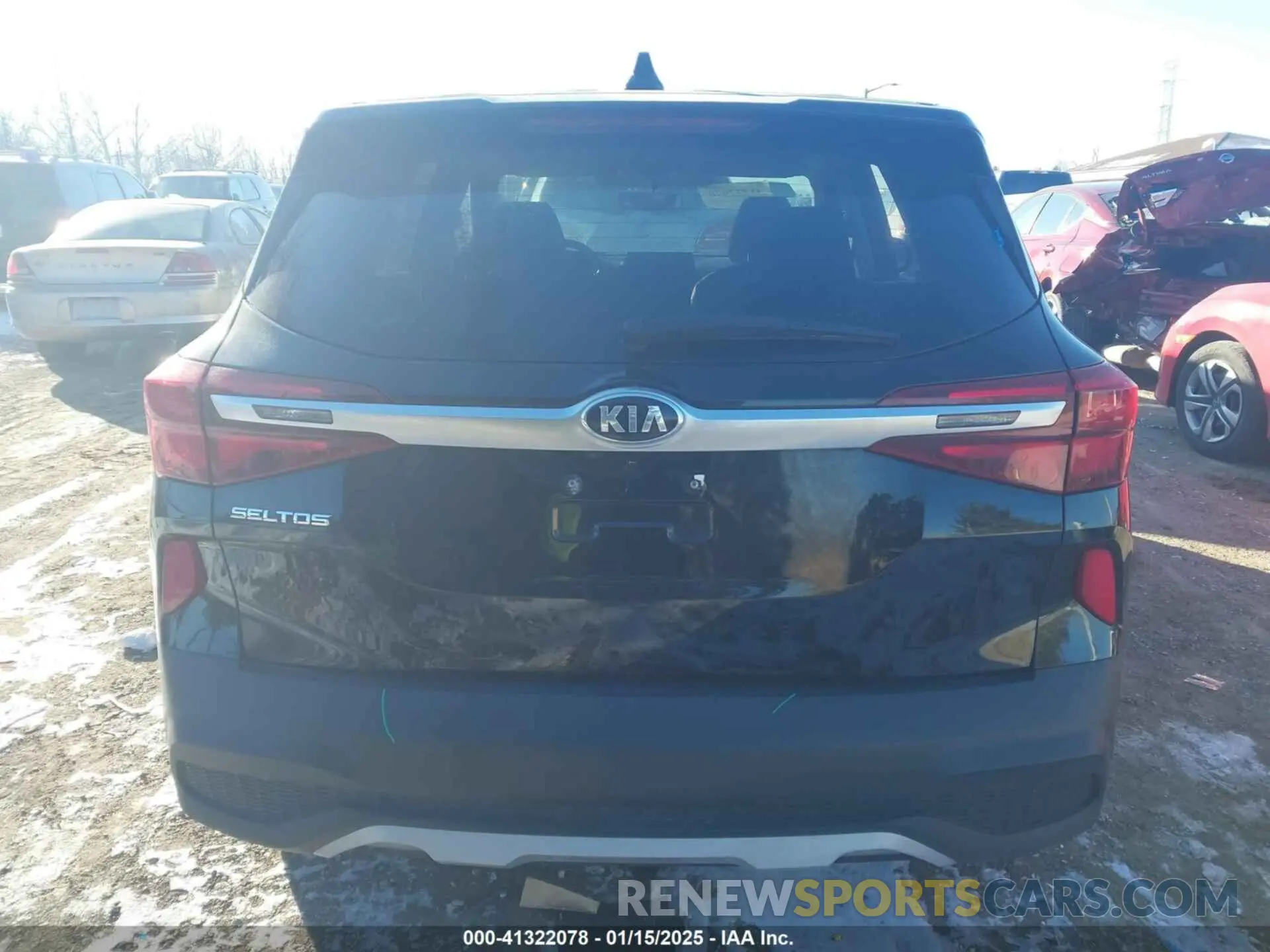 16 Photograph of a damaged car KNDEPCAA1M7229729 KIA SELTOS 2021