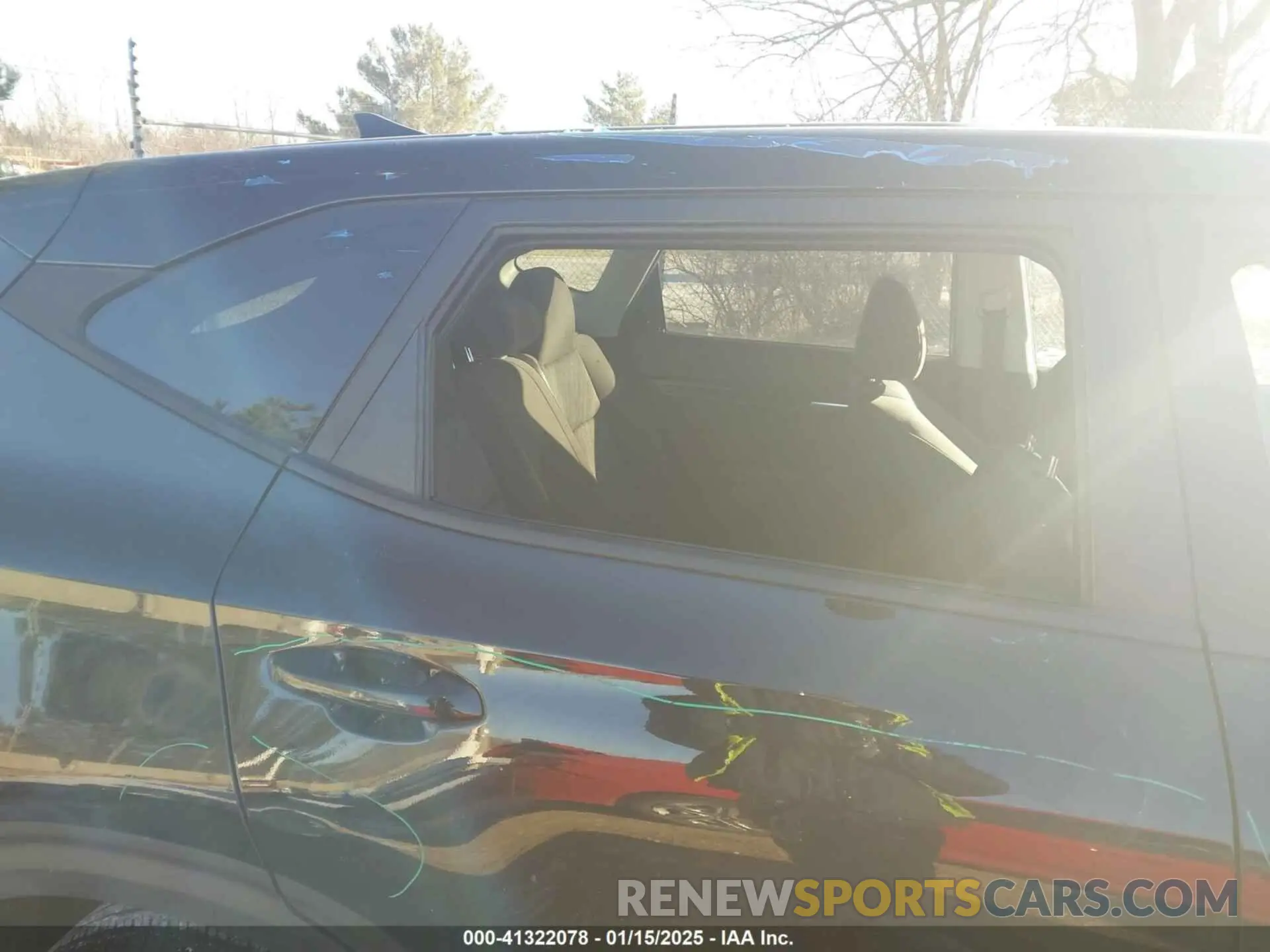 17 Photograph of a damaged car KNDEPCAA1M7229729 KIA SELTOS 2021