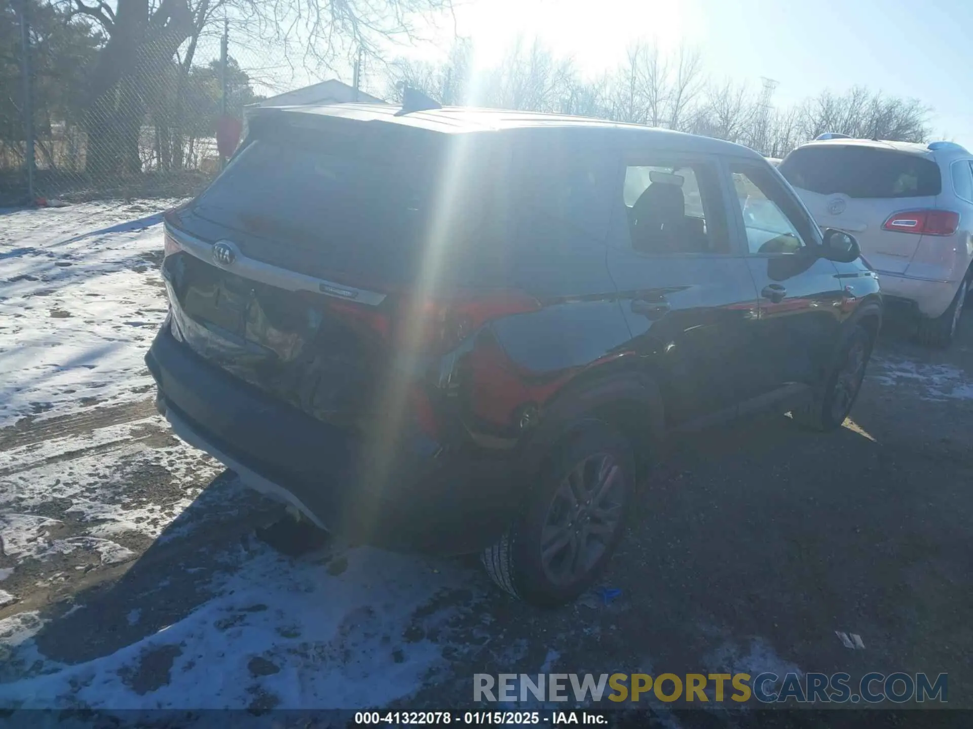 4 Photograph of a damaged car KNDEPCAA1M7229729 KIA SELTOS 2021
