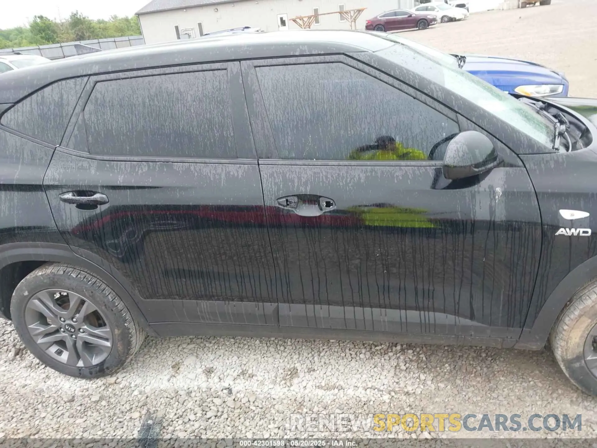 13 Photograph of a damaged car KNDEPCAA2M7128070 KIA SELTOS 2021