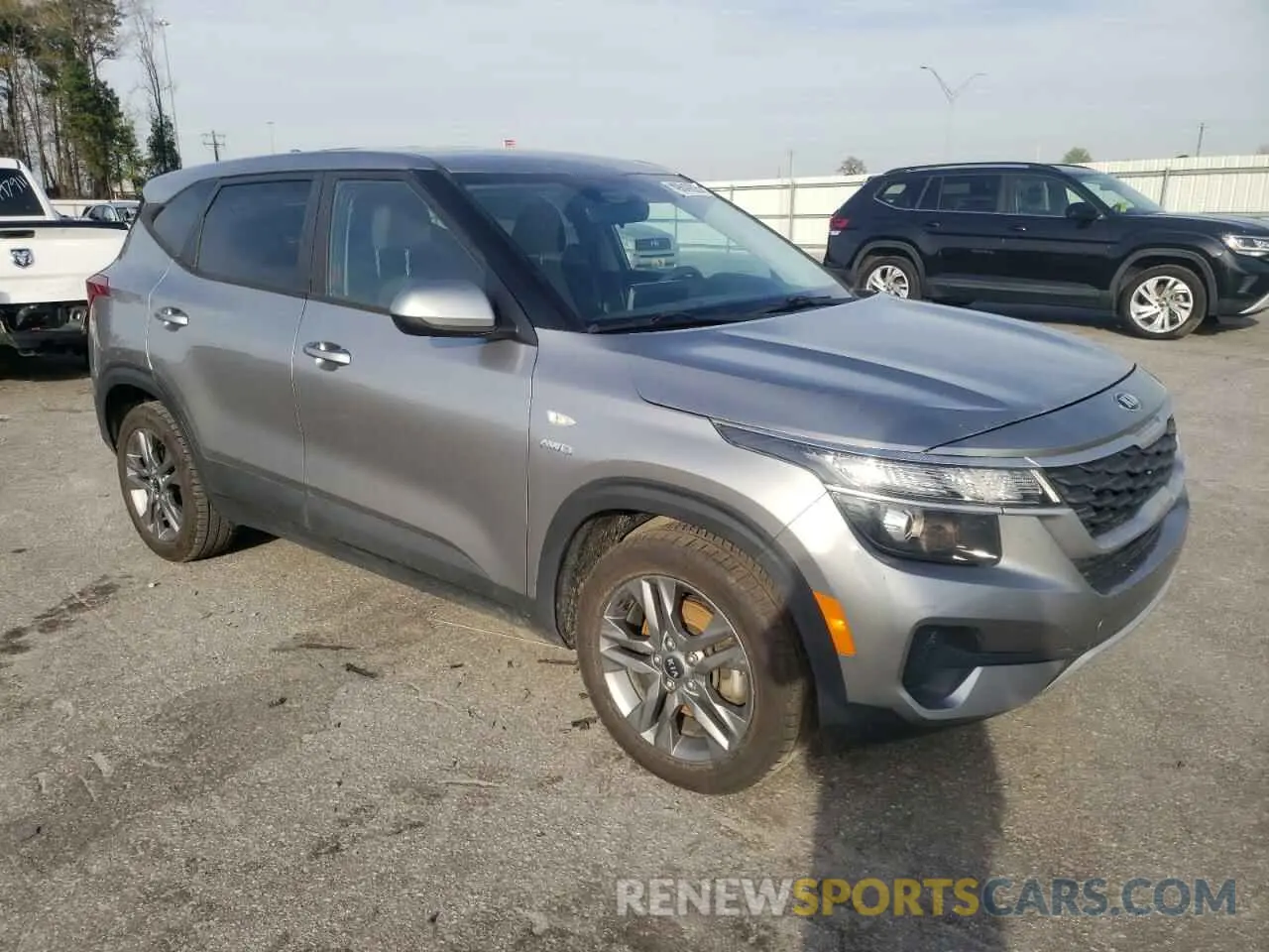 4 Photograph of a damaged car KNDEPCAA3M7081339 KIA SELTOS 2021