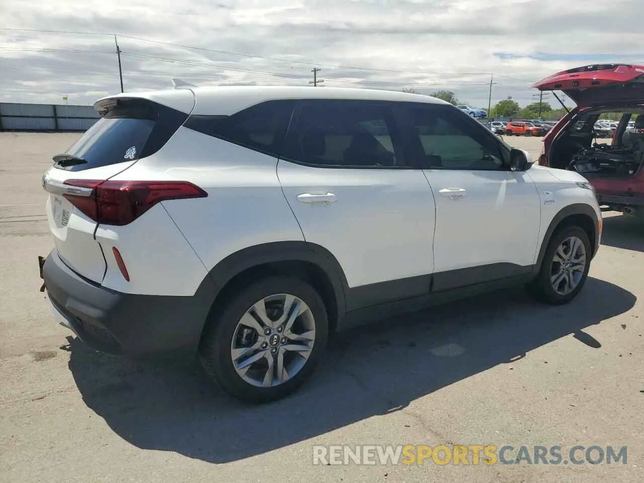 3 Photograph of a damaged car KNDEPCAA5M7139208 KIA SELTOS 2021