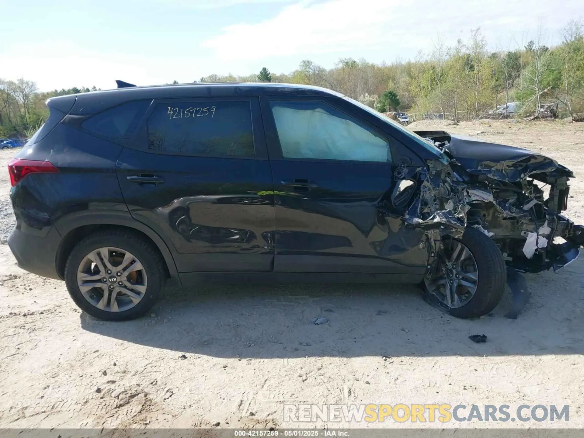 13 Photograph of a damaged car KNDEPCAA6M7114902 KIA SELTOS 2021