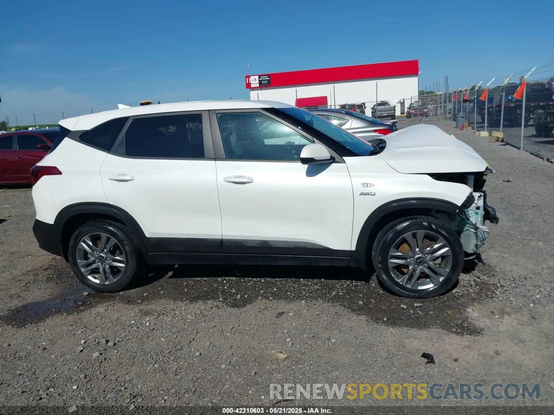 14 Photograph of a damaged car KNDEPCAA7M7049168 KIA SELTOS 2021